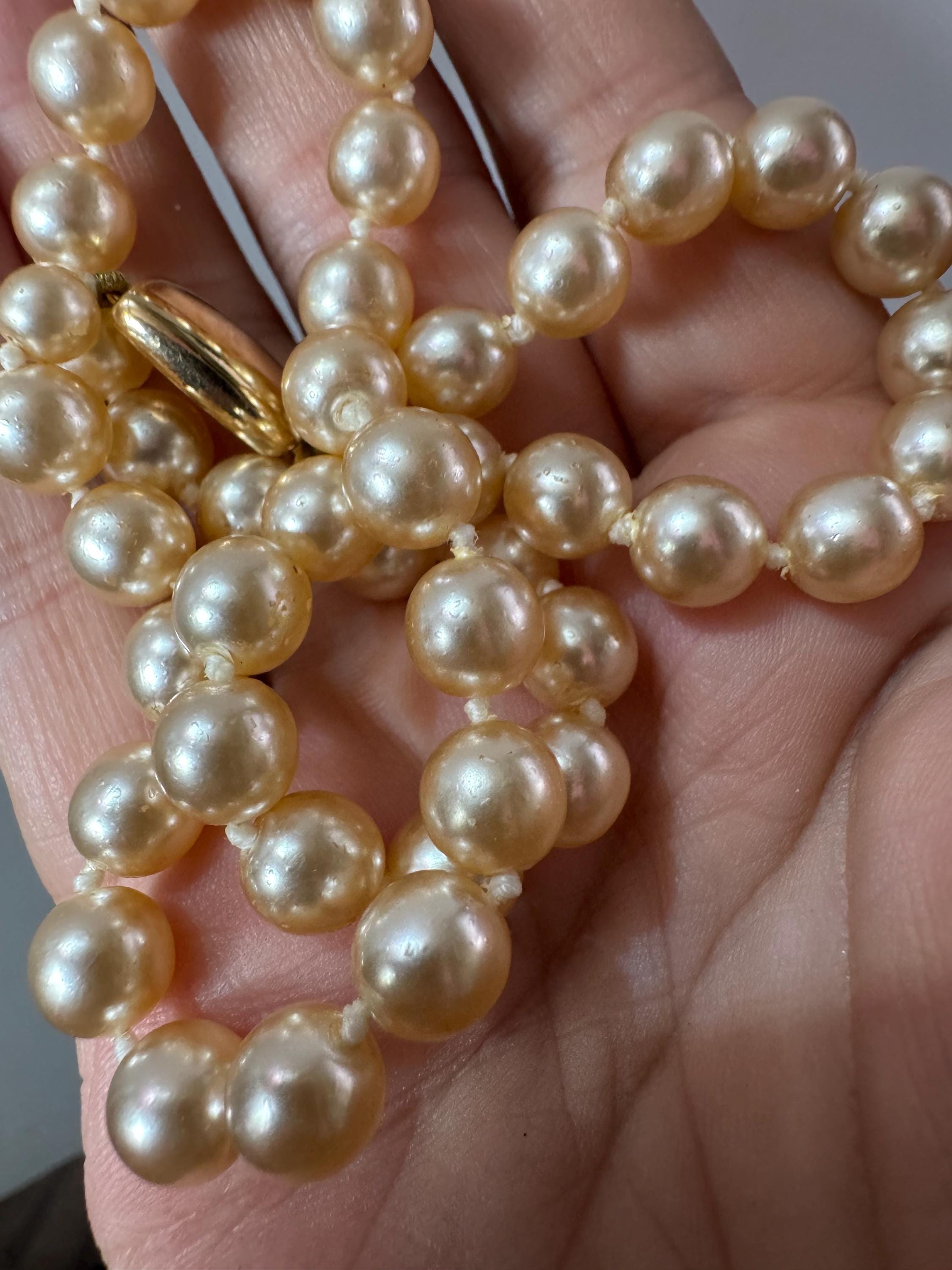 Signed m&S vintage cream acrylic pearl necklace gold tone 42cm 8mm beads