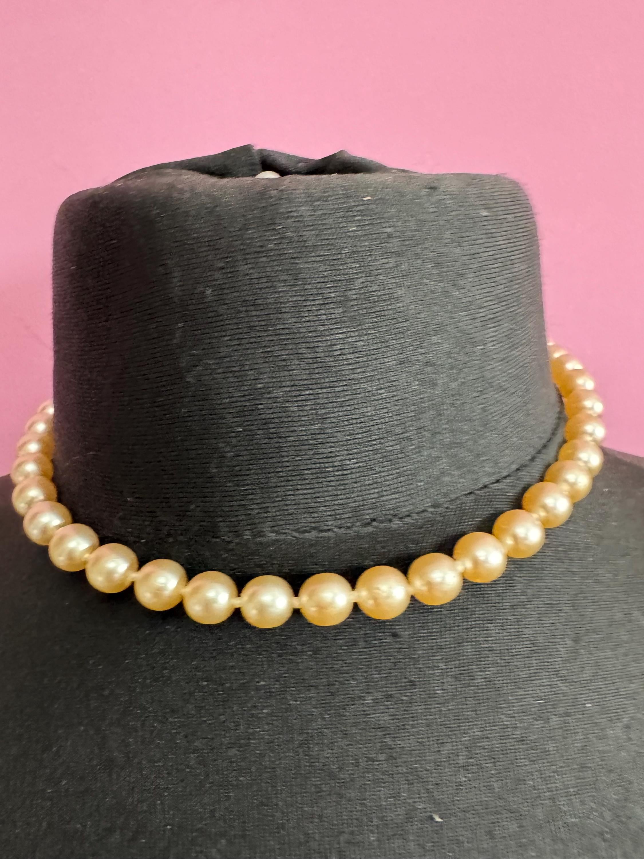 Signed m&S vintage cream acrylic pearl necklace gold tone 42cm 8mm beads