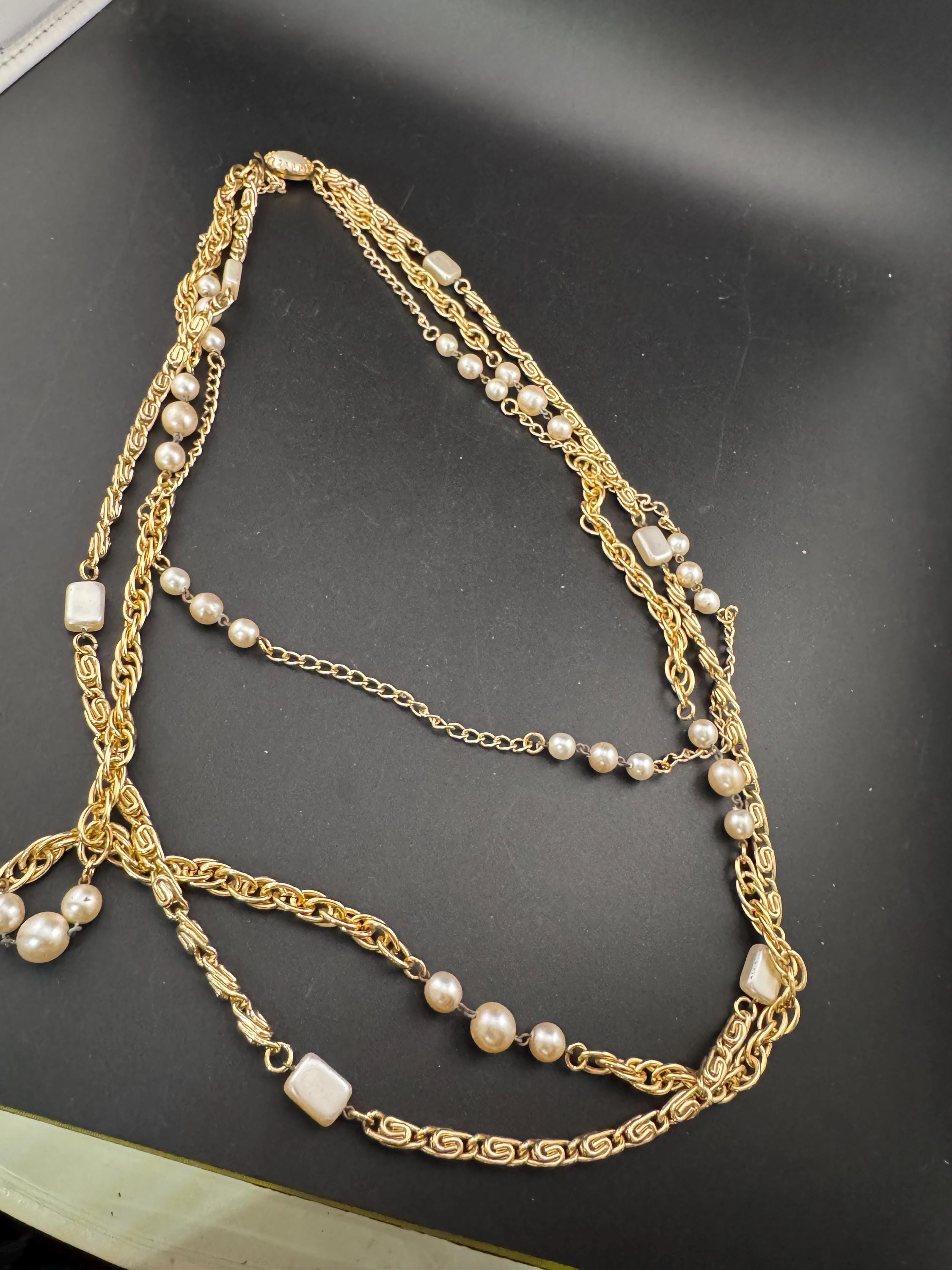 Vintage gold tone chain 3 row multi strand cream glass pearl beaded choker waterfall layering necklace