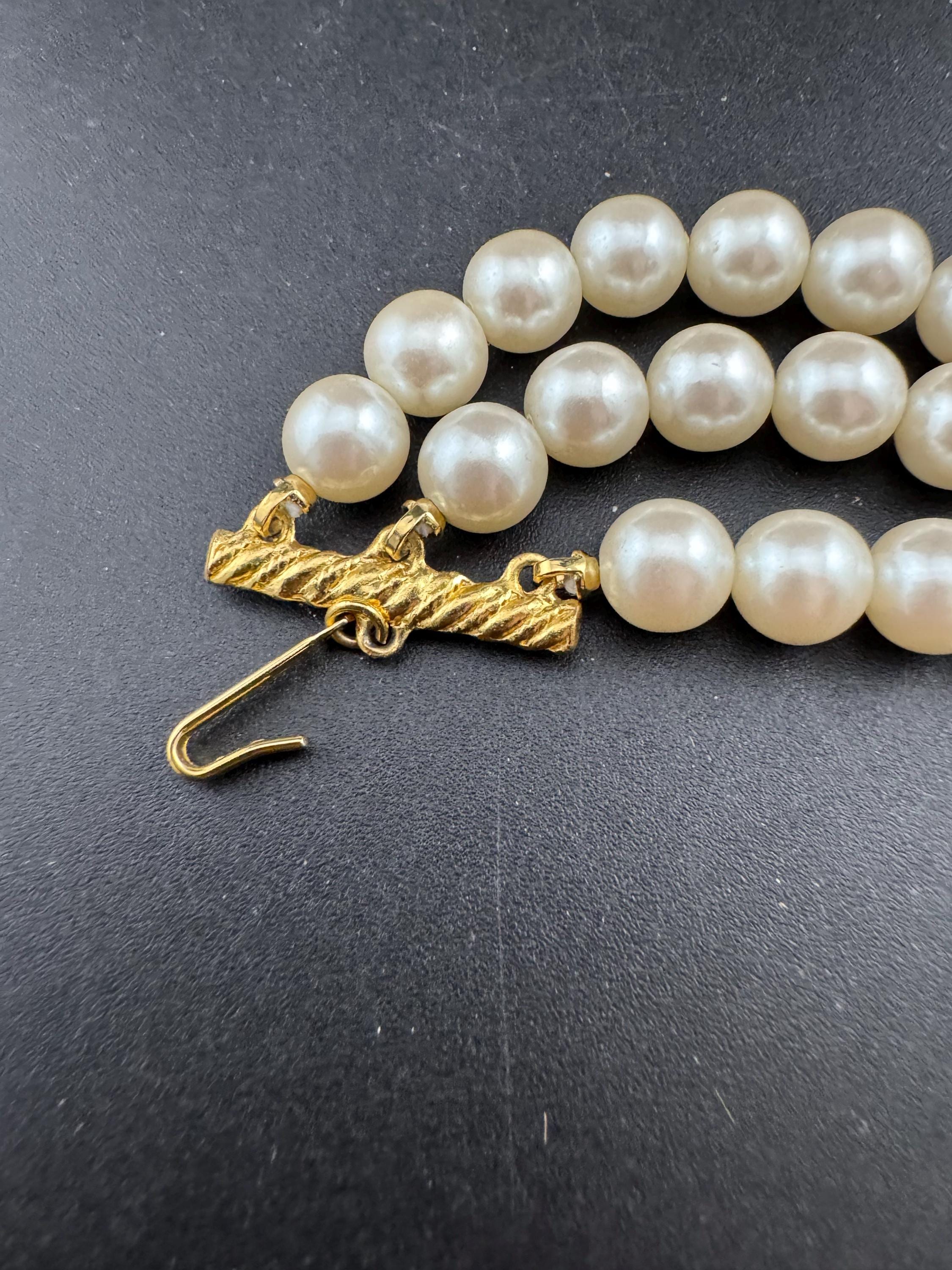 Petite fit 38cm sit on the neck 3 row Cream glass faux pearl choker necklace with clear rhinestone gold tone