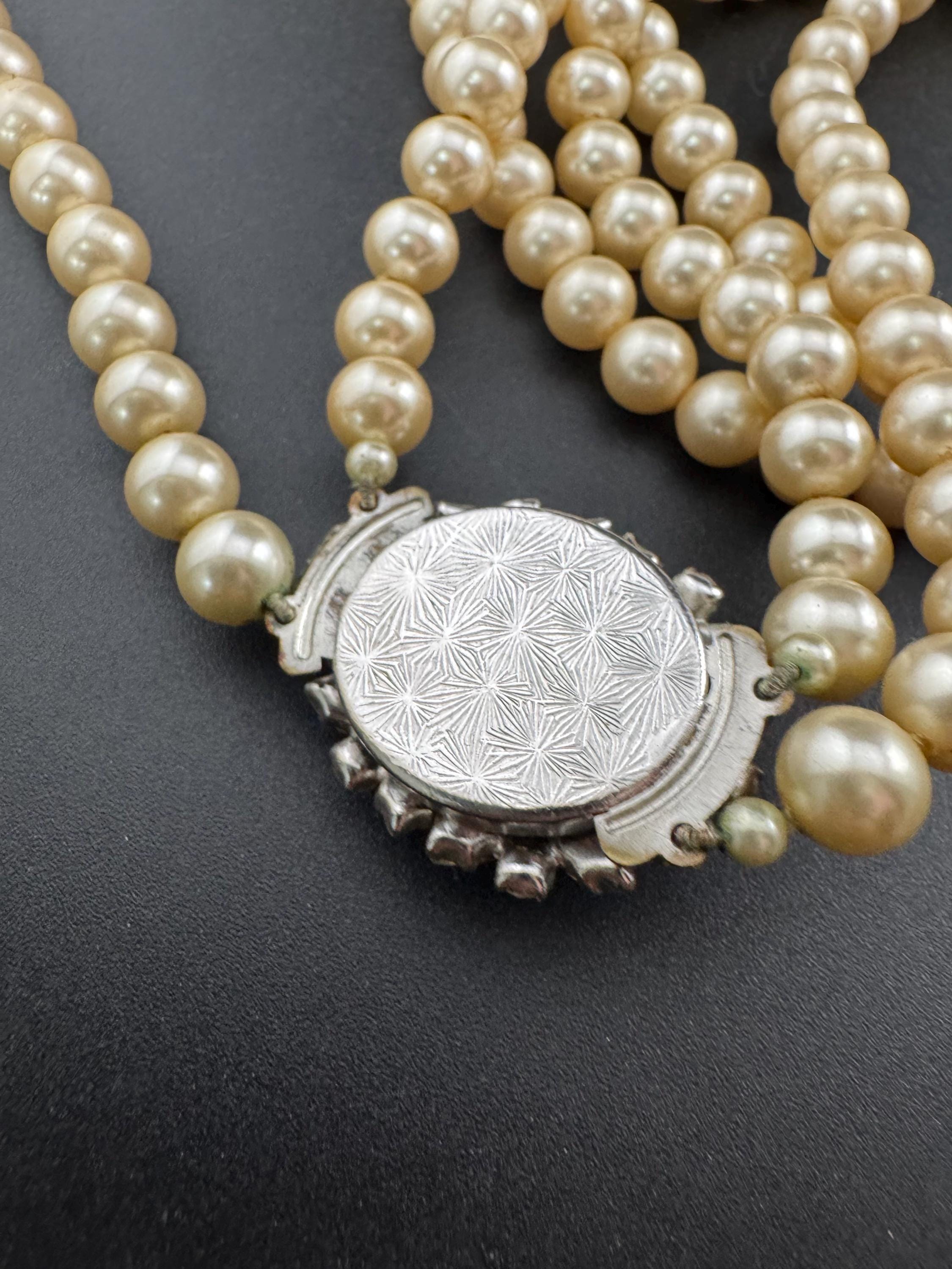 Fabulous vintage Double 2 strand row faux glass pearl choker necklace with central diamanté bright faux red ruby rhinestone clasp 63cm