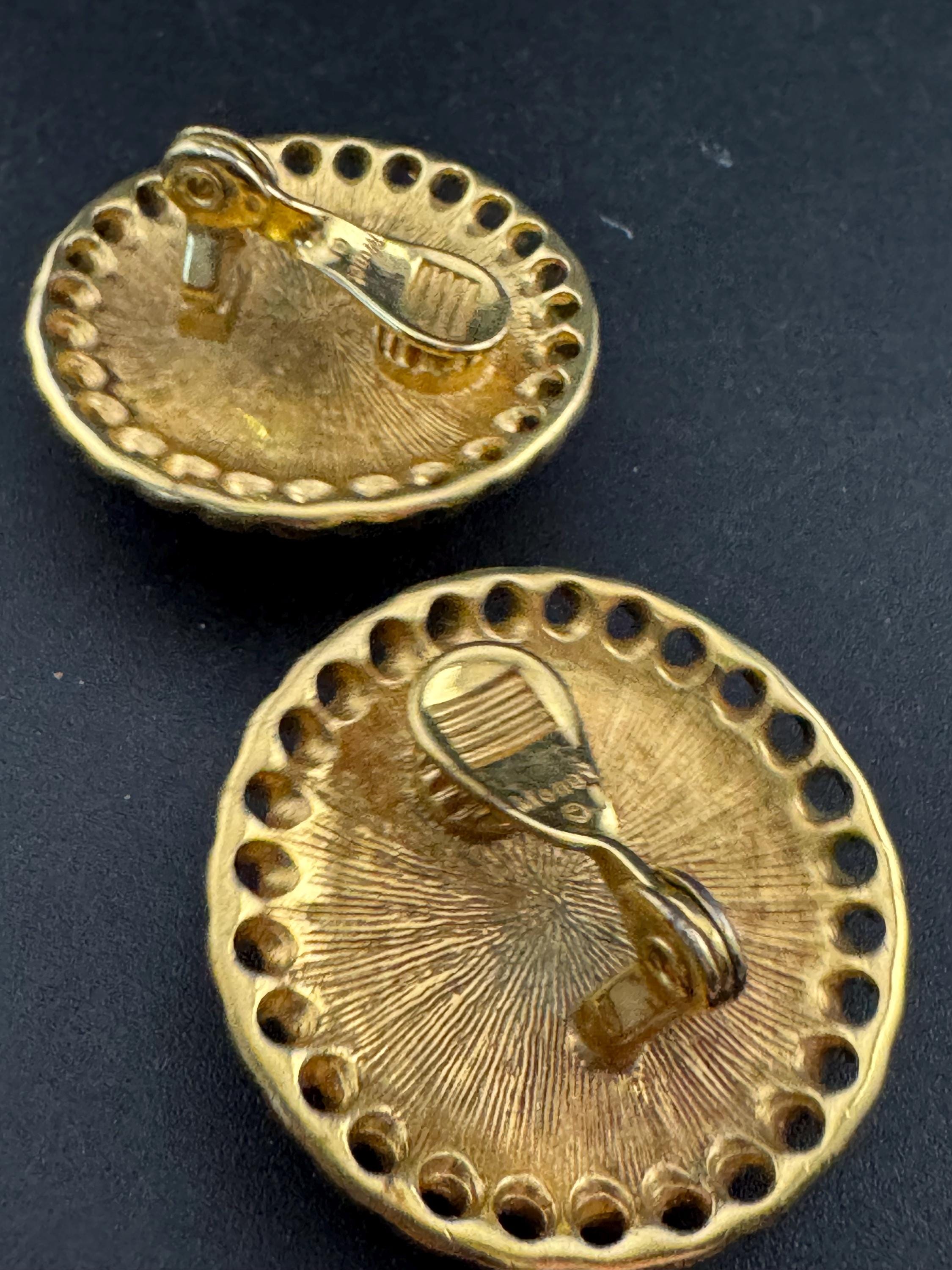 Oversized Signed MONET Gold tone black Cabochon clip on earrings, signed