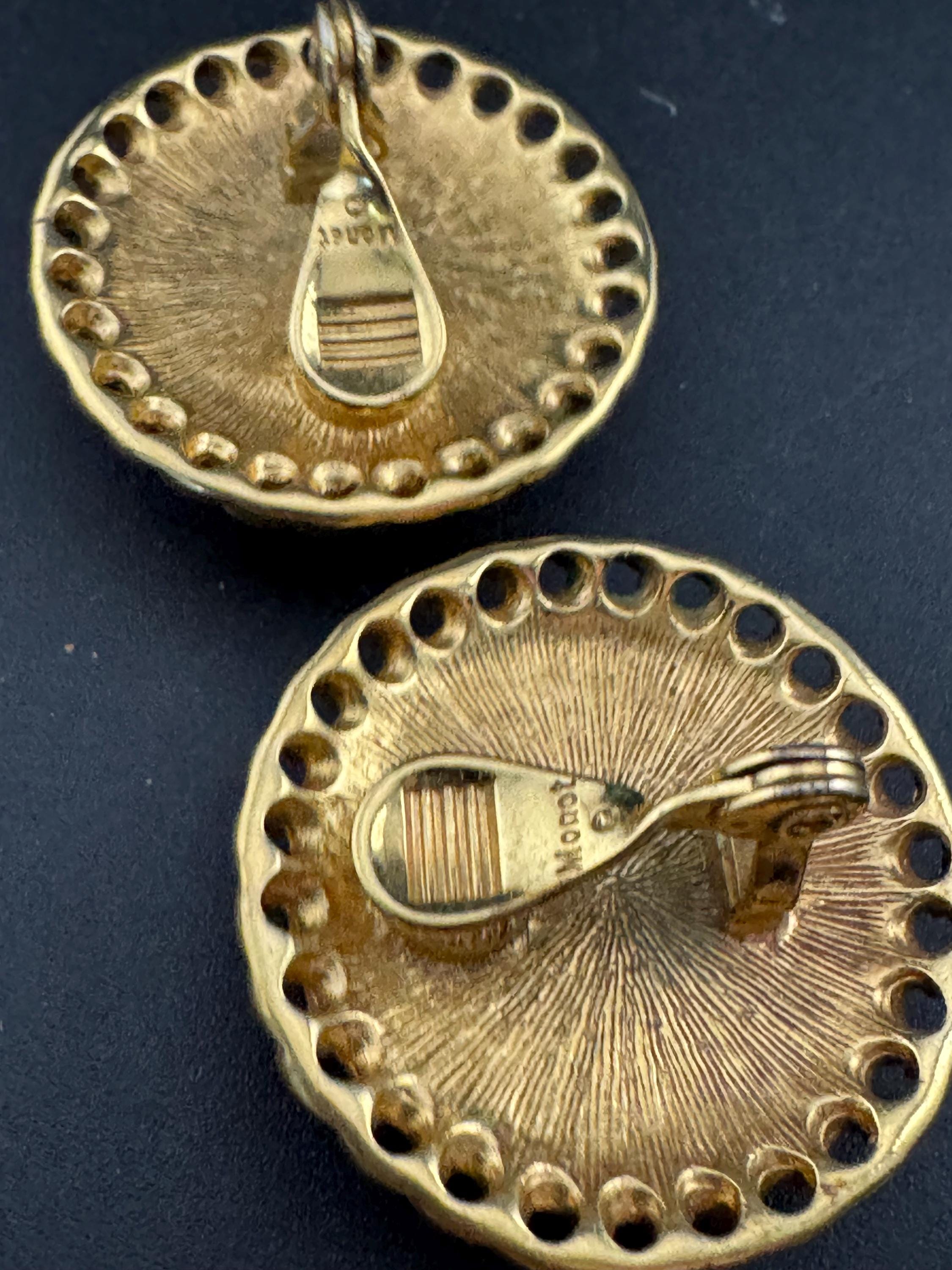 Oversized Signed MONET Gold tone black Cabochon clip on earrings, signed