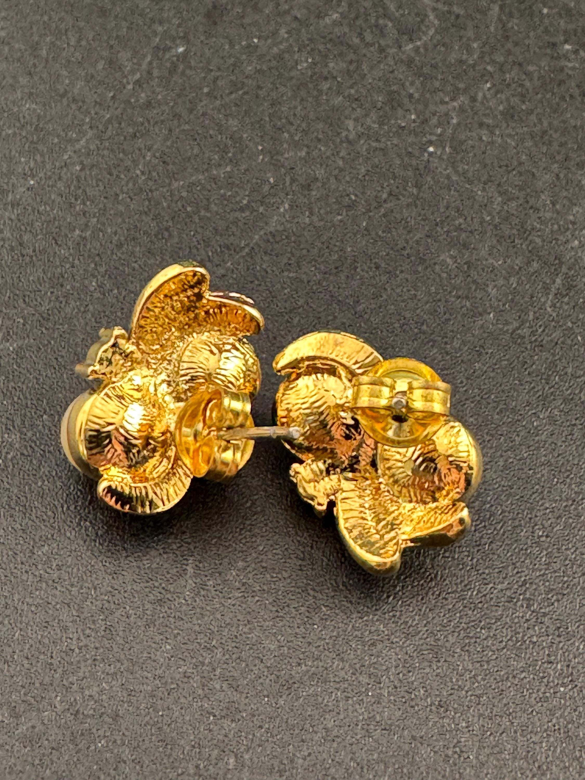 Vintage dainty gold tone grey and white faux pearl diamanté 1.75cm stud earrings for pierced ears