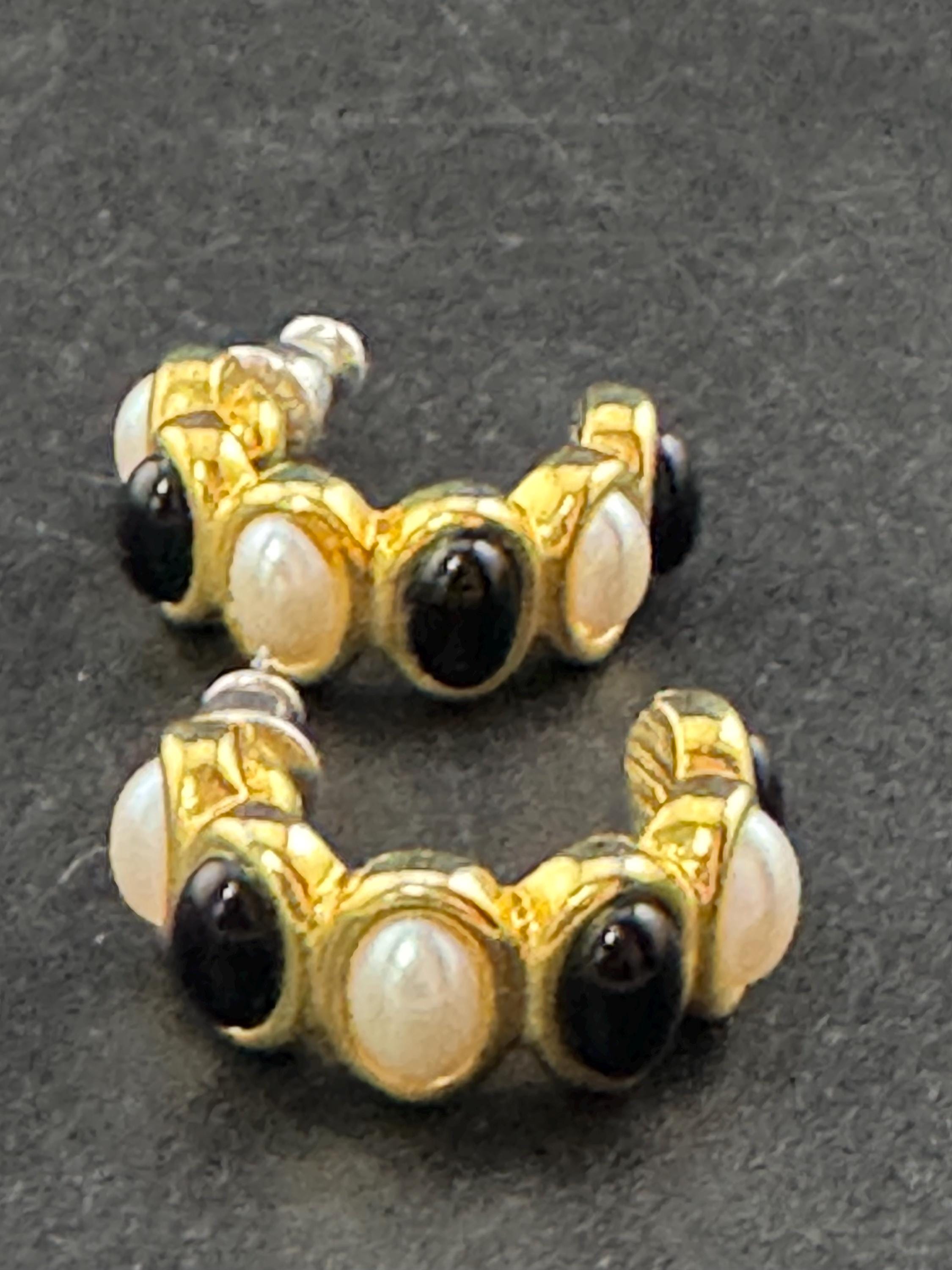 Retro 1980s classic Gold faux pearl and black oval cabochons pierced hoop earrings