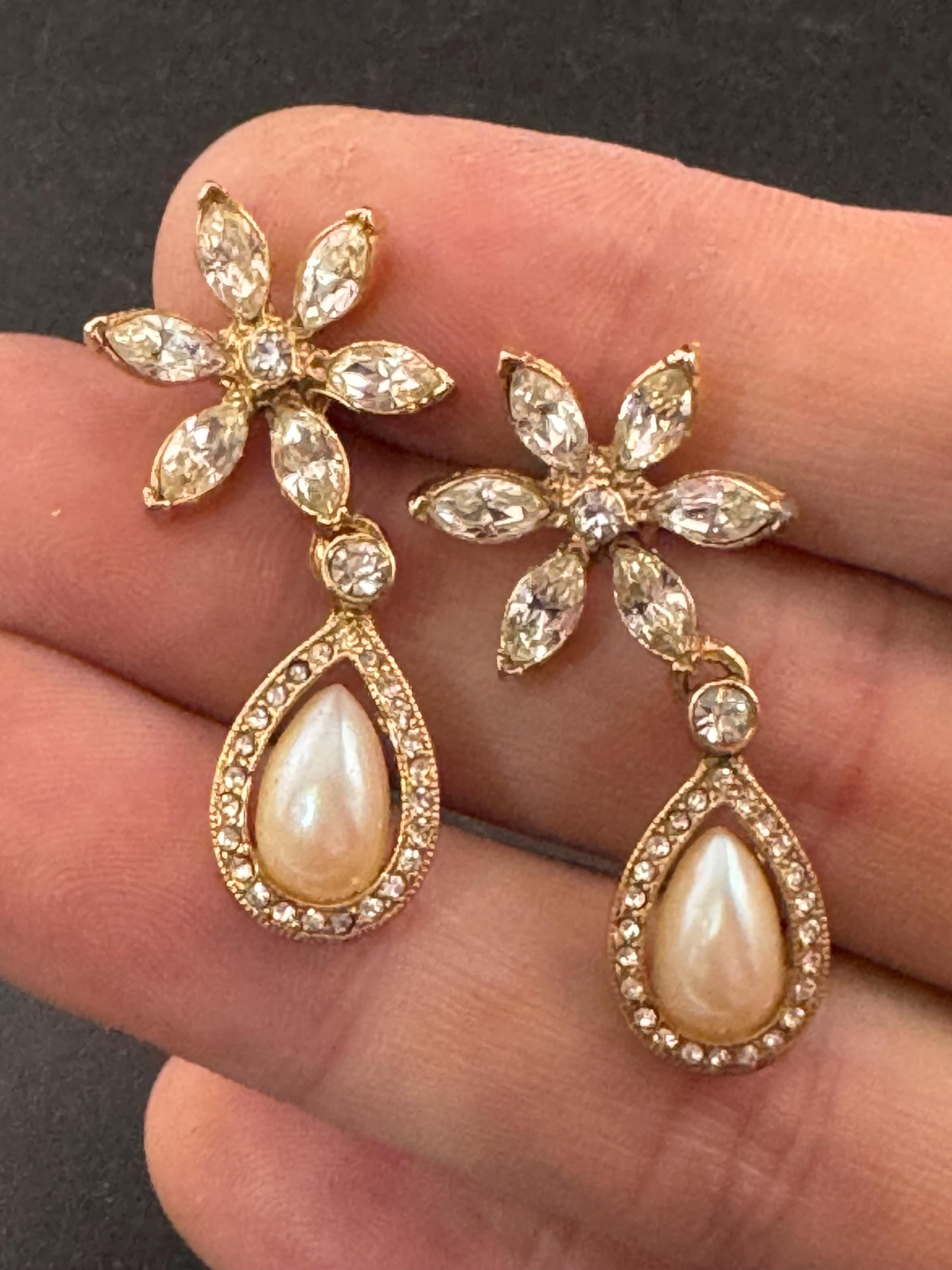 Vintage 3.5 gold tone white pearl teardrop clear floral diamanté crystal dangly drop earrings for pierced ears