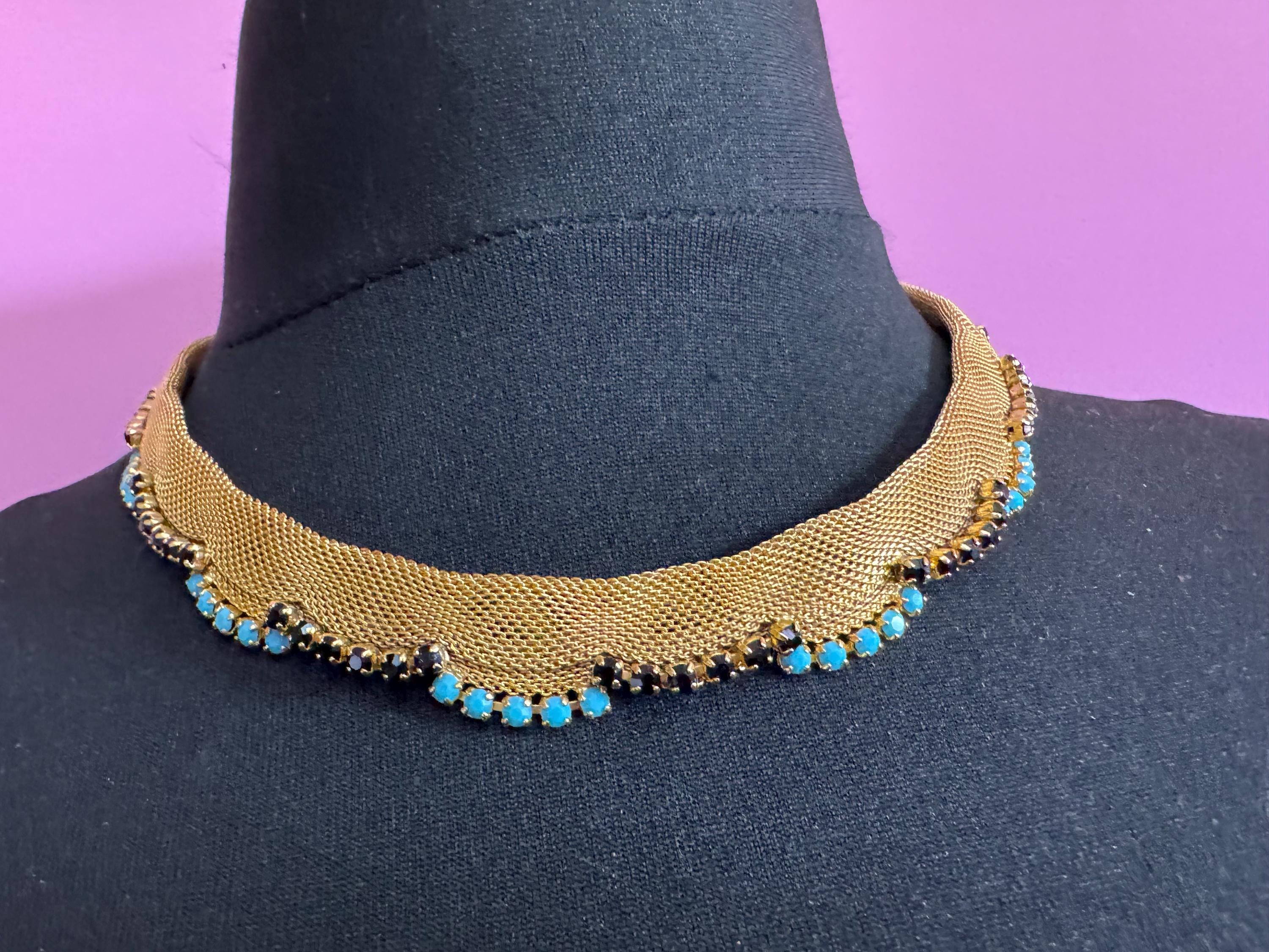 Vintage 1960s gold tone mesh scalloped choker necklace with turquoise and black glass rhinestones