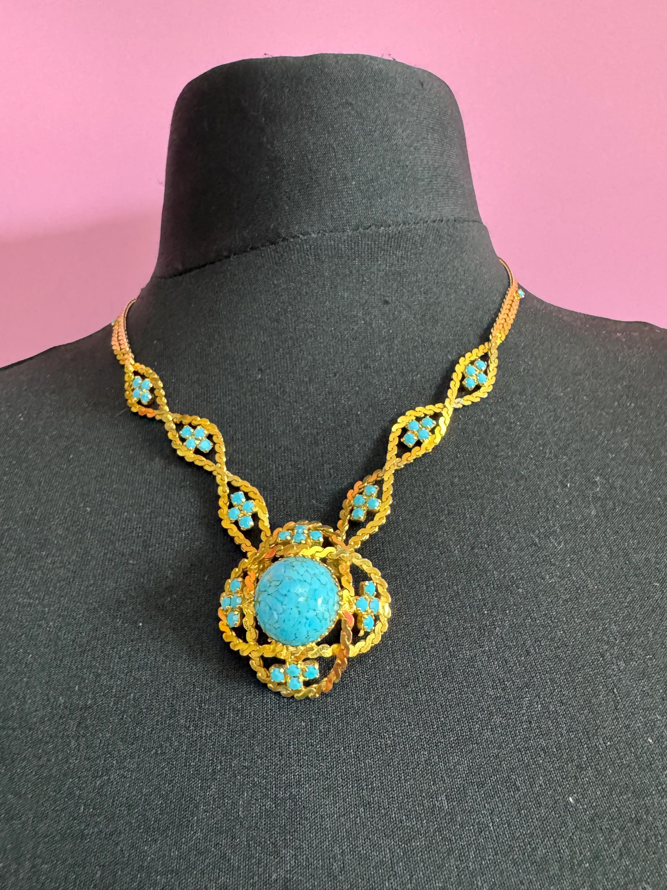 Vintage 1960s Serpentine Lariat Necklace: Gold Tone & Turquoise Cabochon