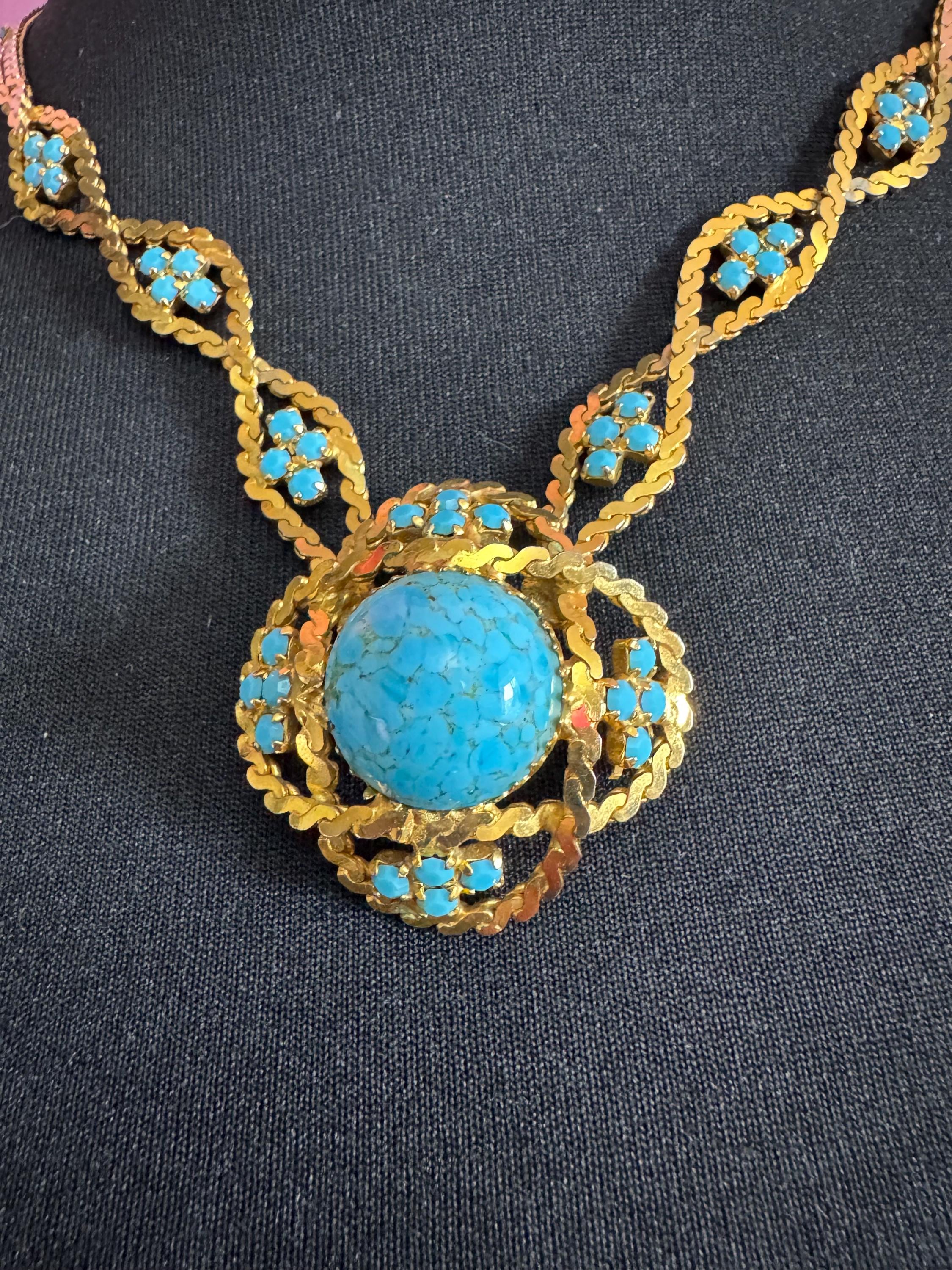 Vintage 1960s Serpentine Lariat Necklace: Gold Tone & Turquoise Cabochon