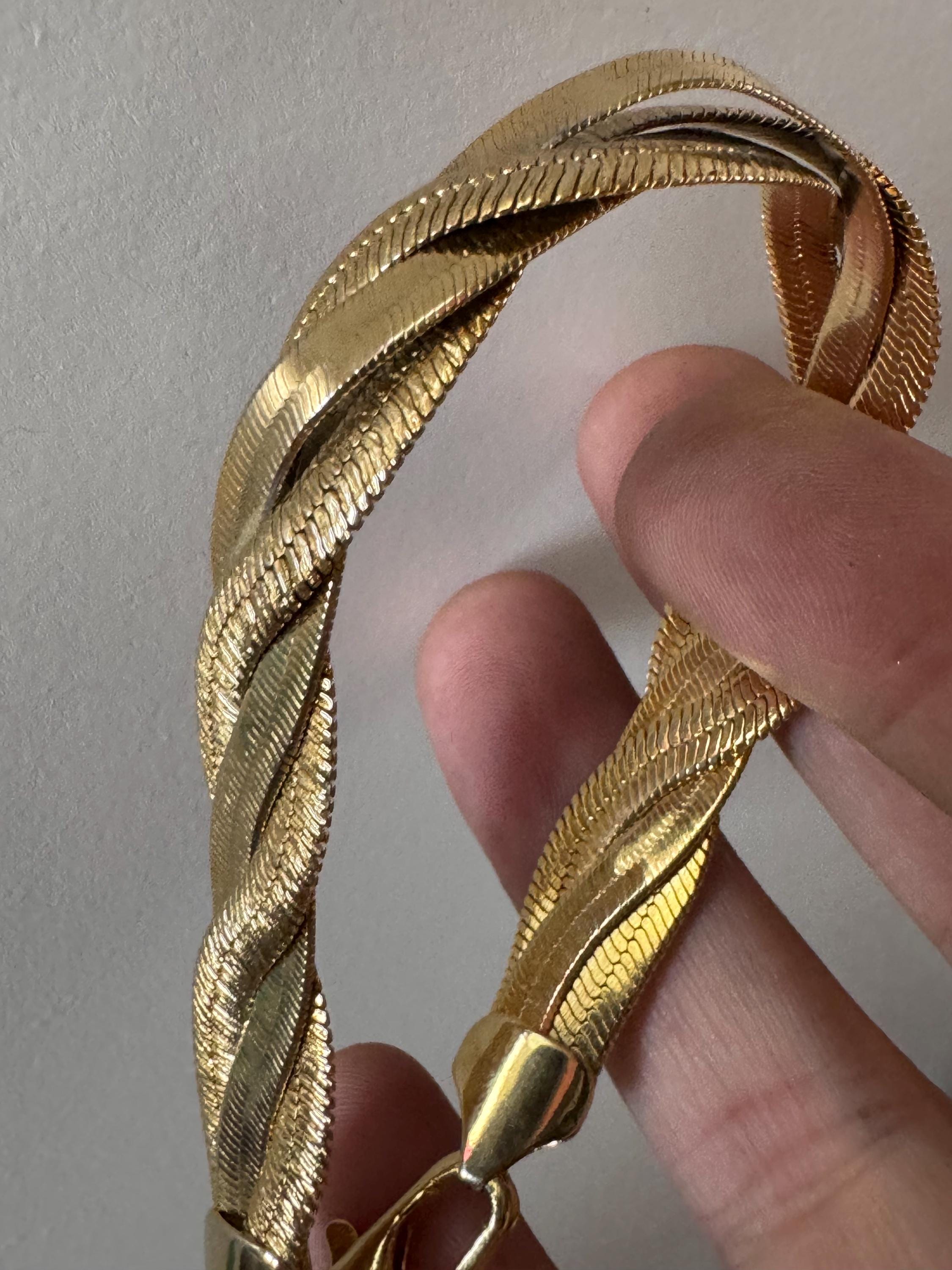 Retro modernist twisted Chain Link gold tone 19.5cm chain bracelet 1980s 1990s