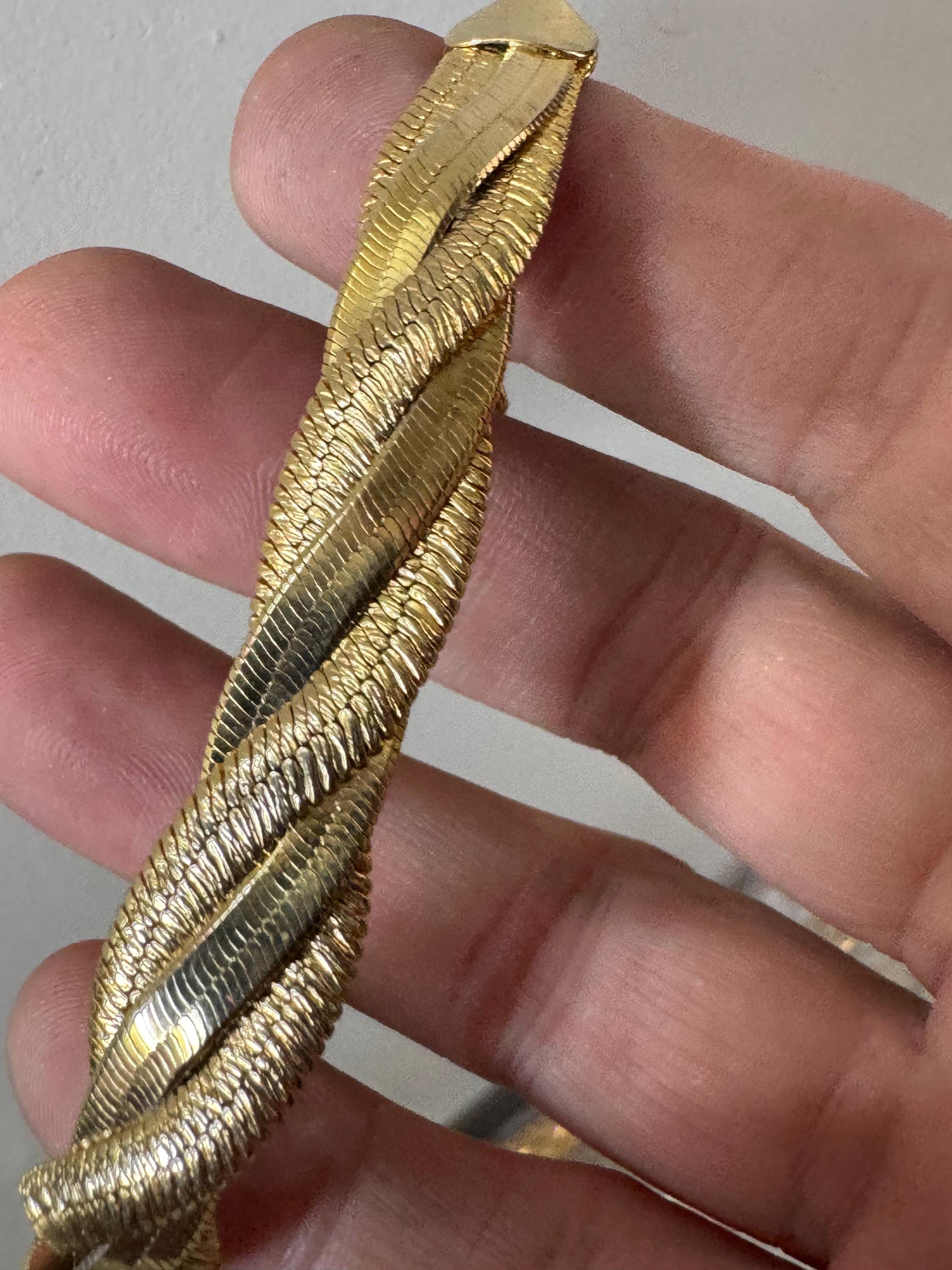 Retro modernist twisted Chain Link gold tone 19.5cm chain bracelet 1980s 1990s