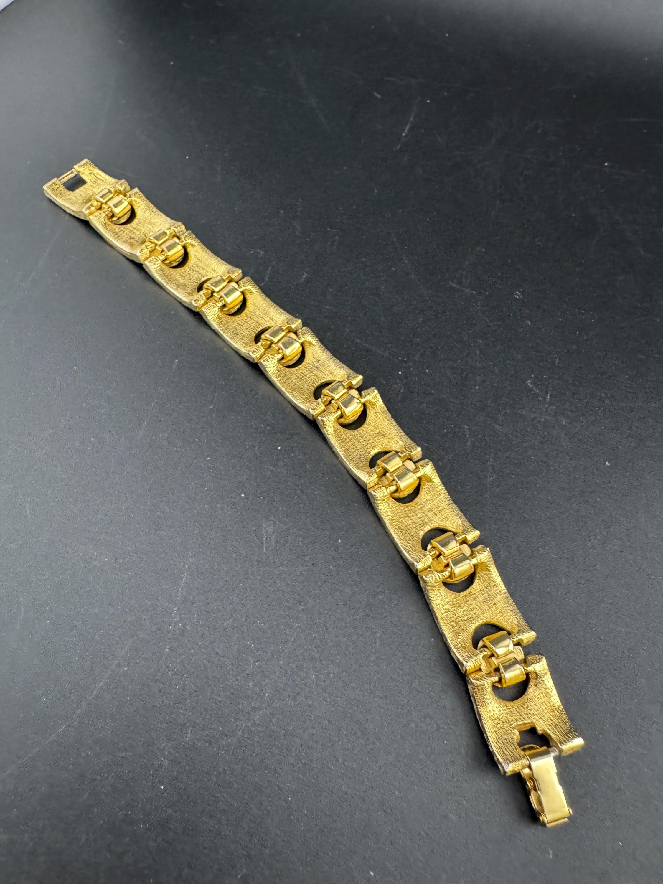 Vintage gold tone modernist gold plated blue enamel abstract brutalist chunky panel chain link bracelet 18cm