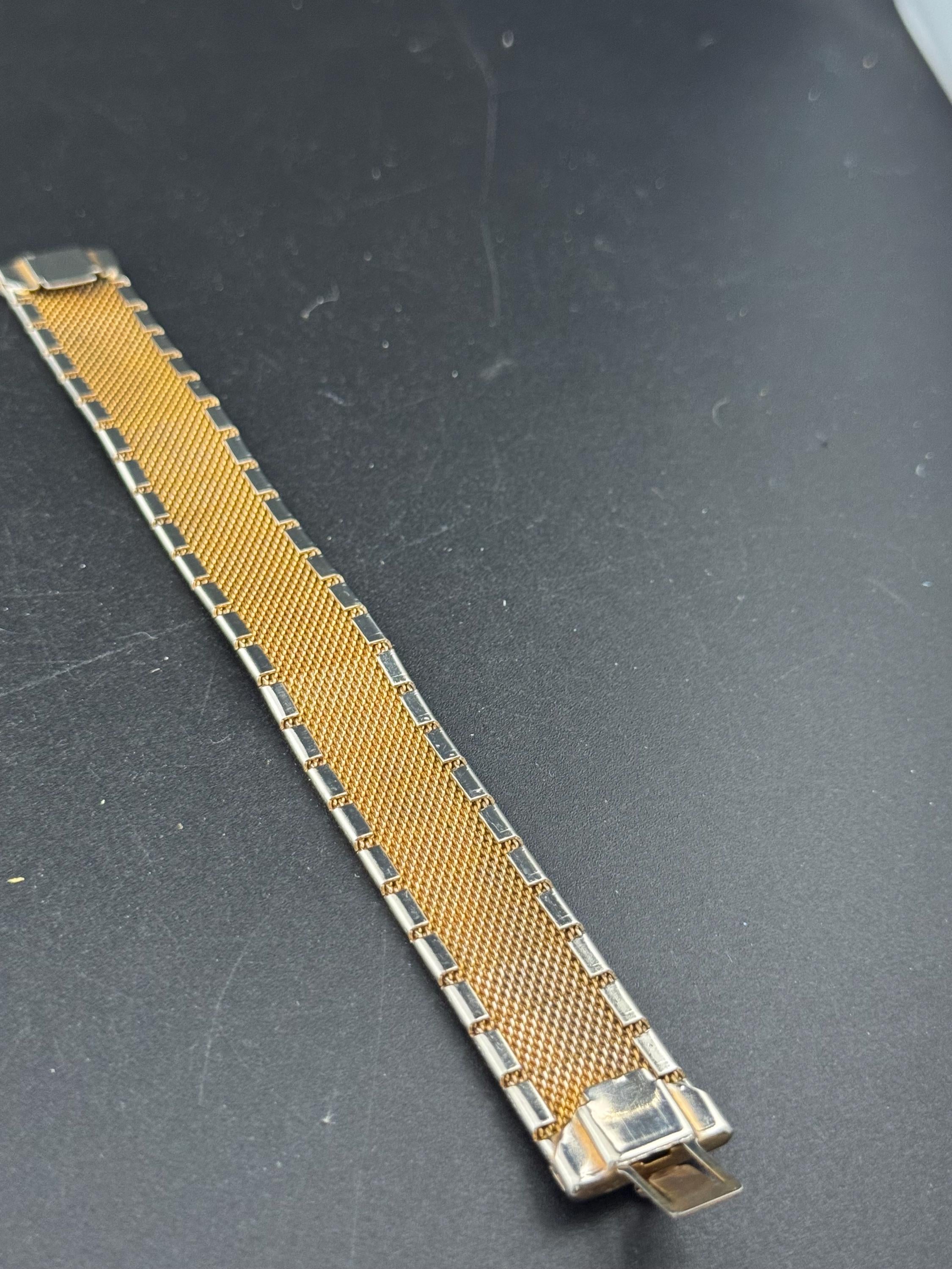 Vintage gold tone 2cm wide woven flat articulated Mesh bracelet engraved with beautiful florals 18.5cm long