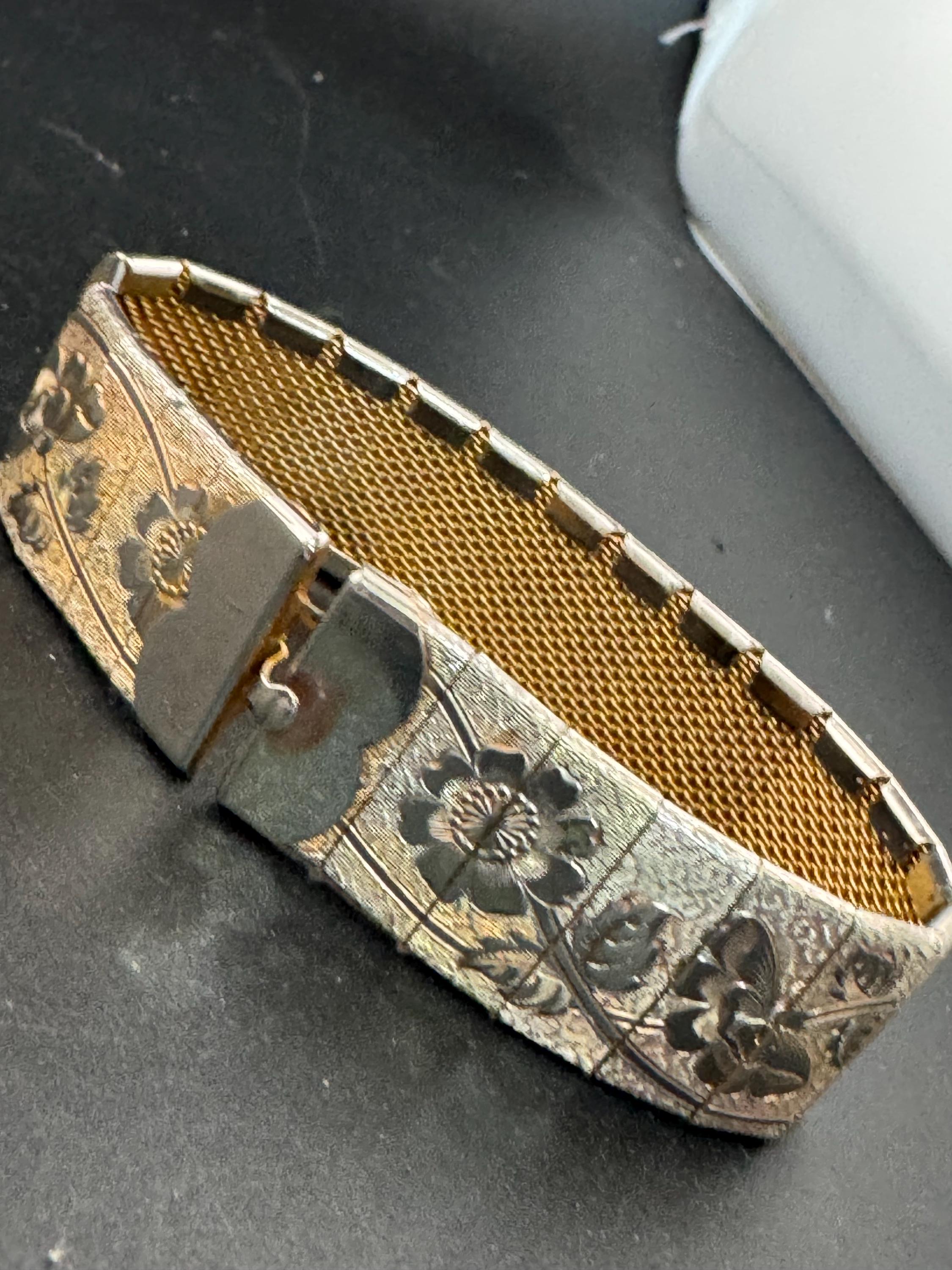 Vintage gold tone 2cm wide woven flat articulated Mesh bracelet engraved with beautiful florals 18.5cm long