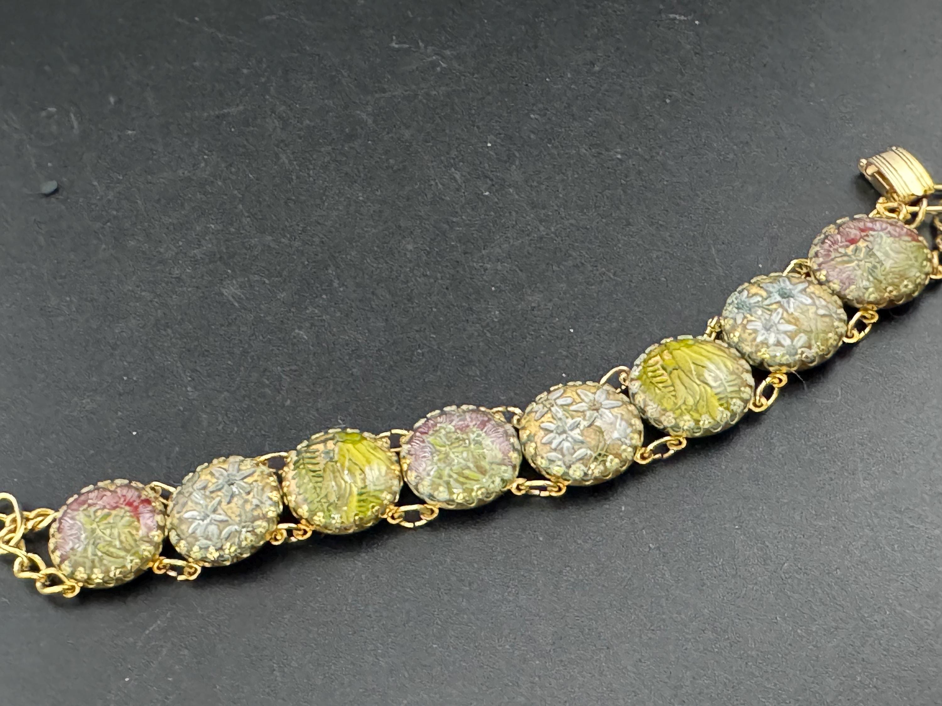 Vintage 1940s pretty rolled Gold plated Lucite floral inset Cabochons panel link Bracelet 20.5cm x 2cm