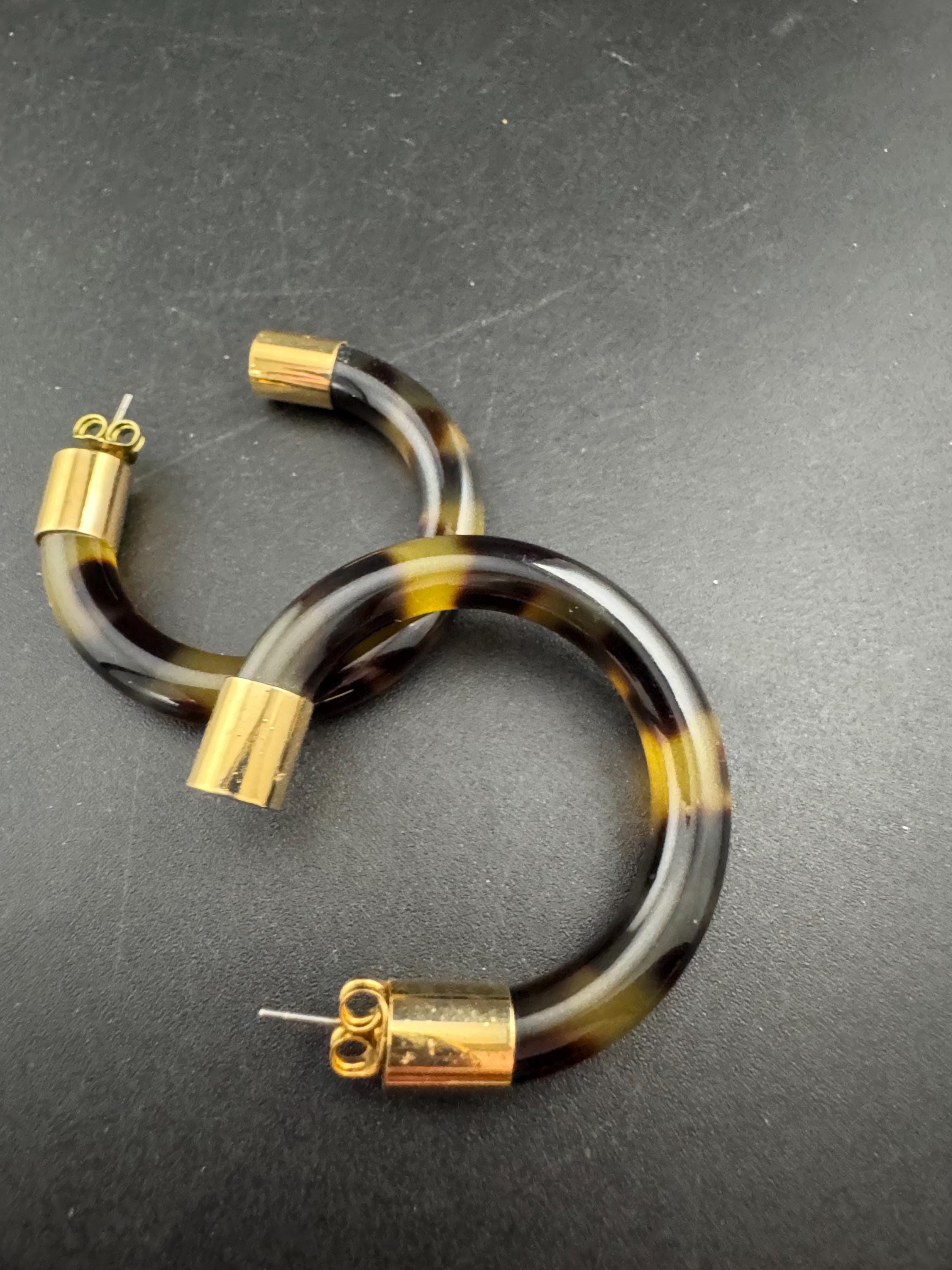 Retro pair of brown faux tortoiseshell 4cm gold tone hoop earrings