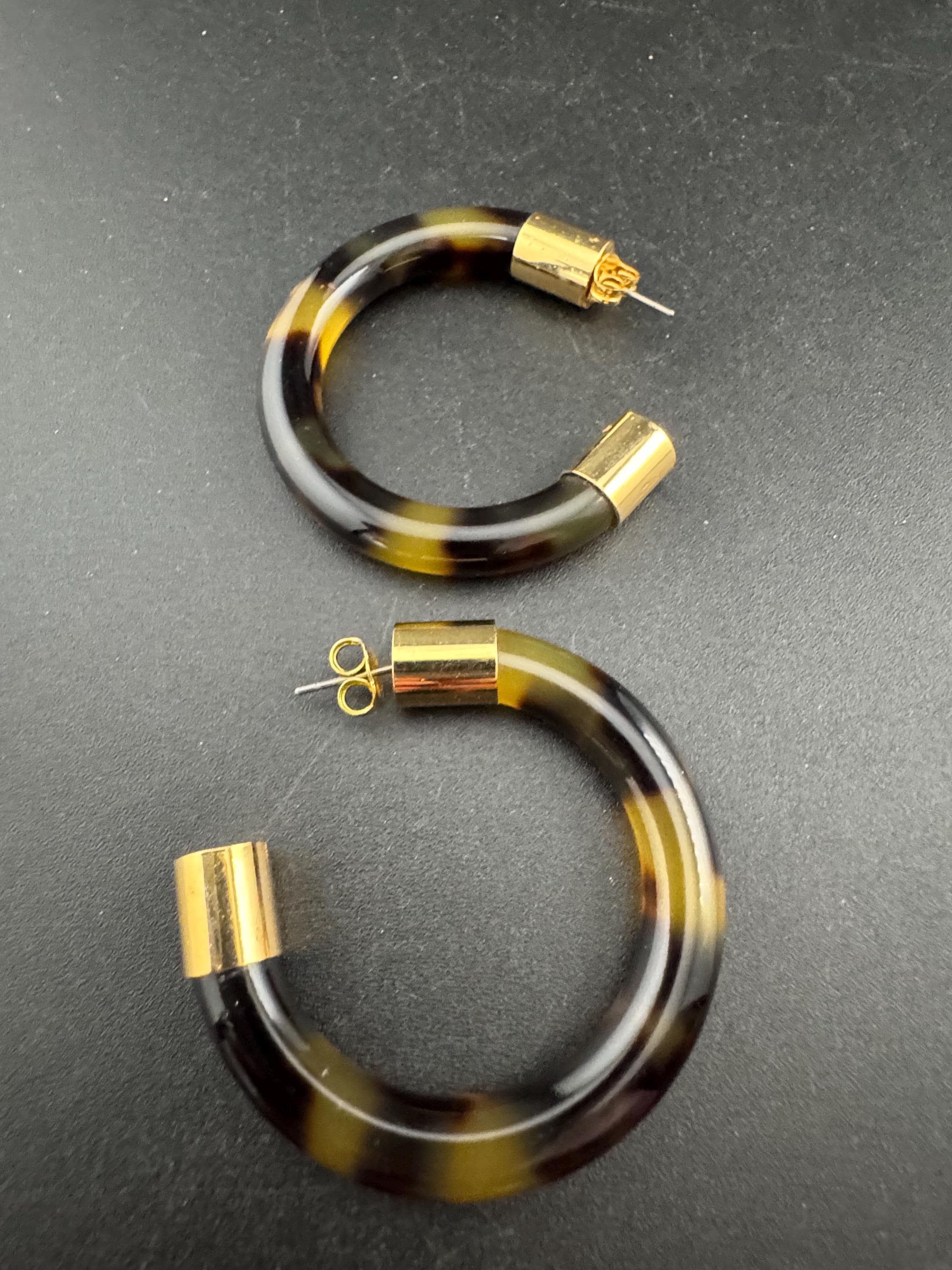 Retro pair of brown faux tortoiseshell 4cm gold tone hoop earrings