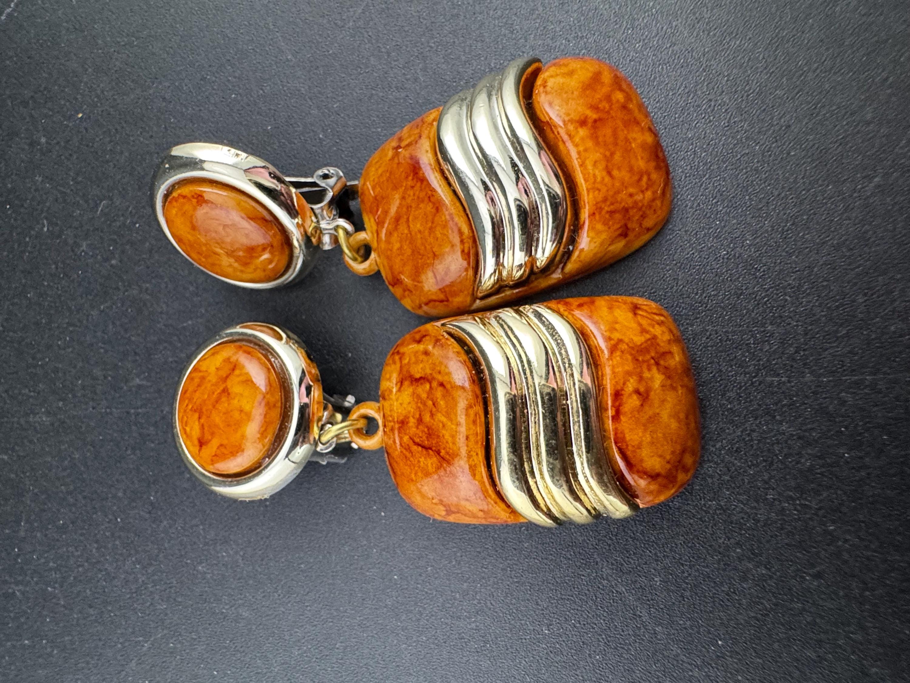 Vintage plastic oversized gold tone brown tan clip on dangly drop earrings lightweight 5cm