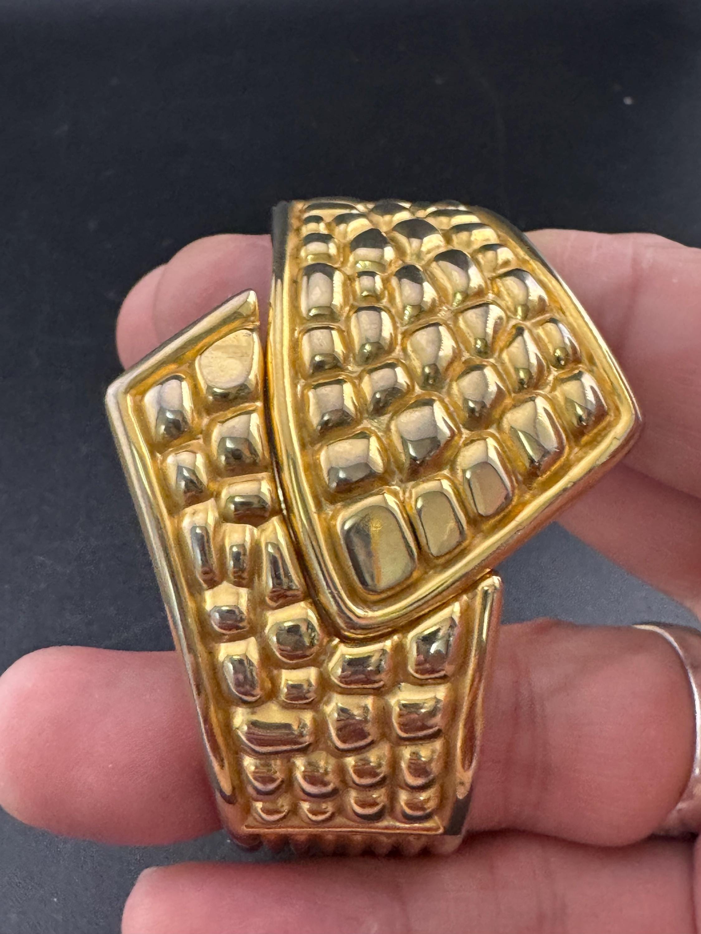 Vintage chunky textured gold wide clamper bangle Bracelet 1980s 1990s