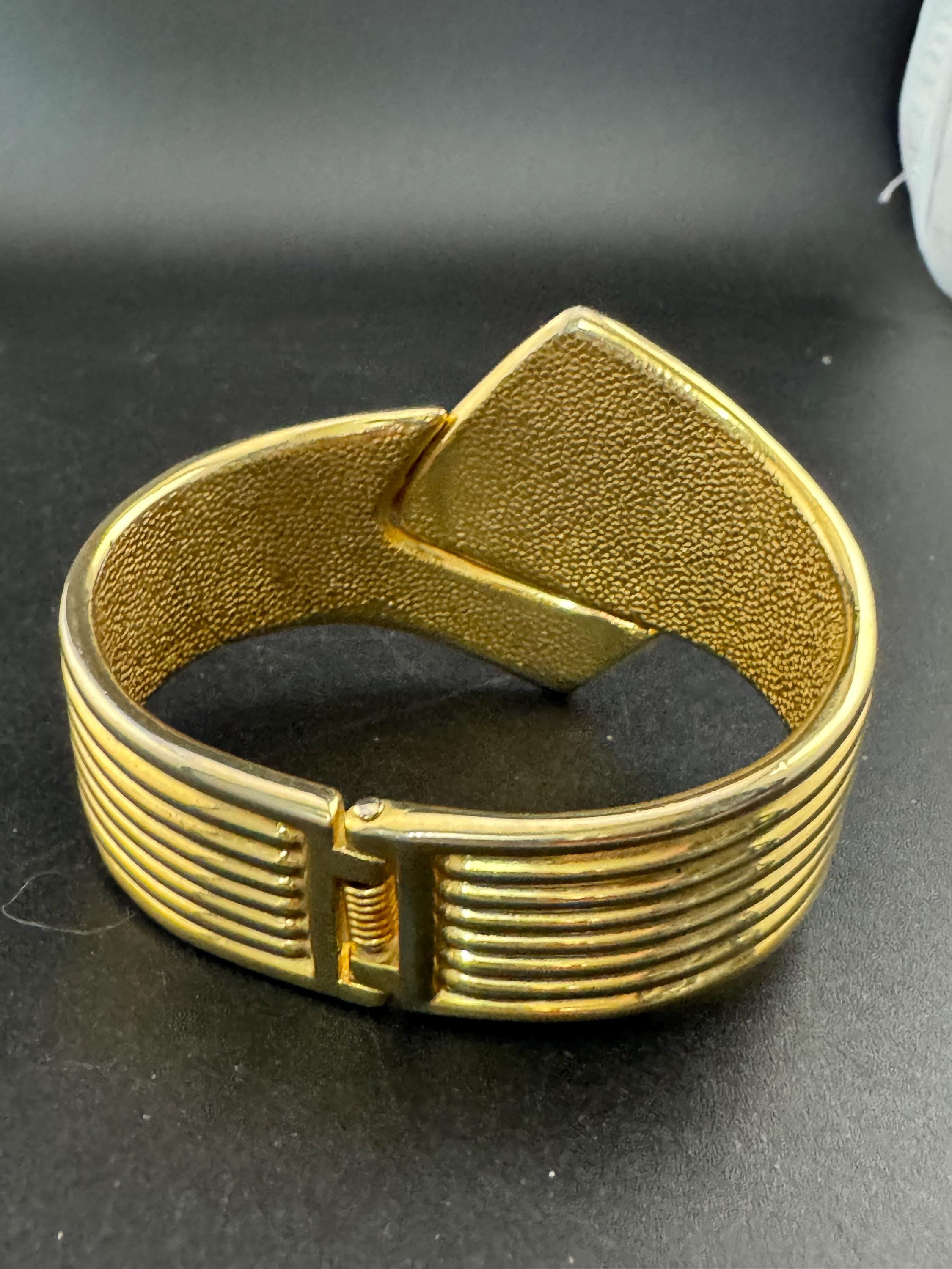 Vintage chunky textured gold wide clamper bangle Bracelet 1980s 1990s