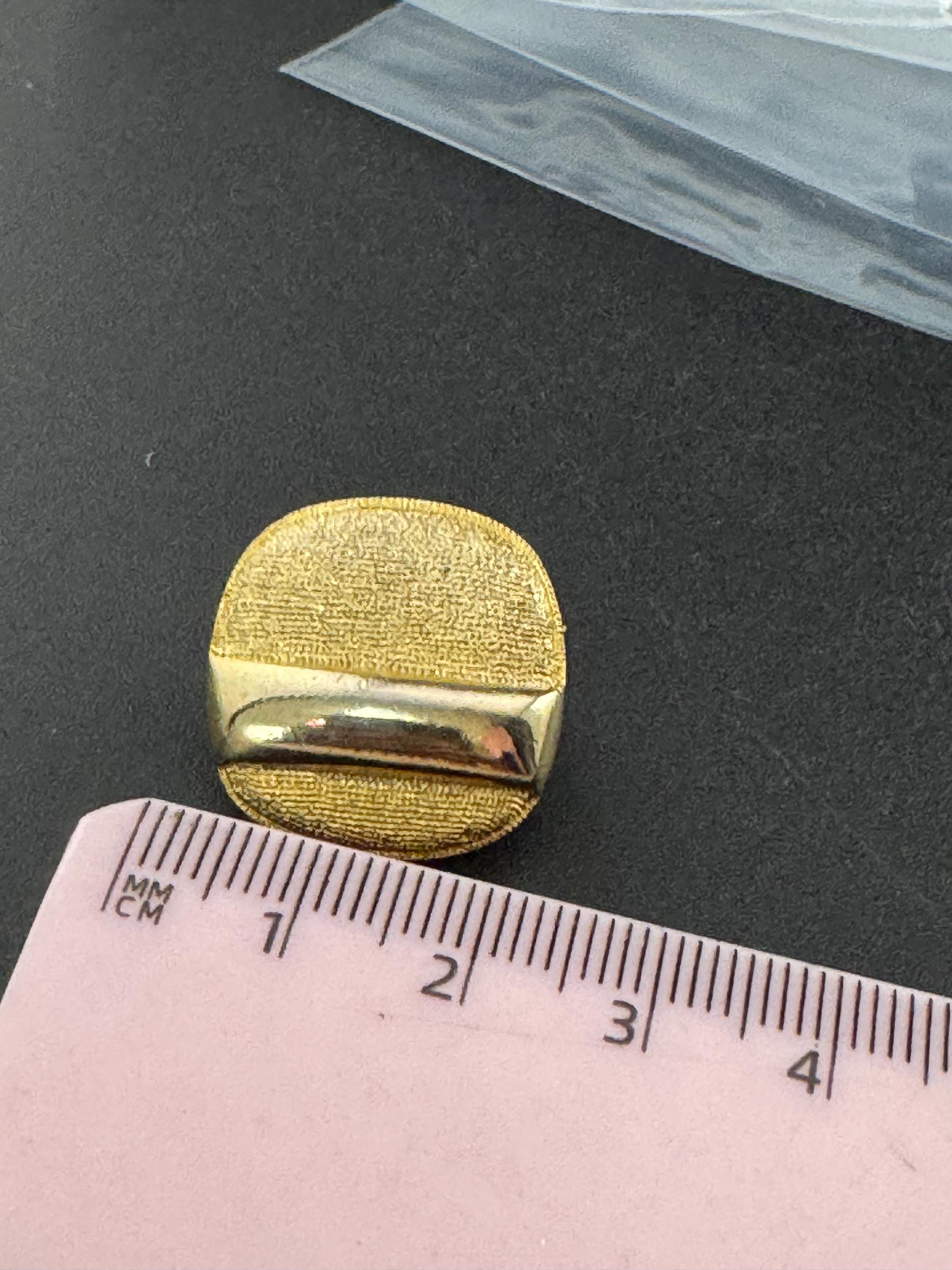 Vintage 1970s gold tone textured squares clip on stud Earrings