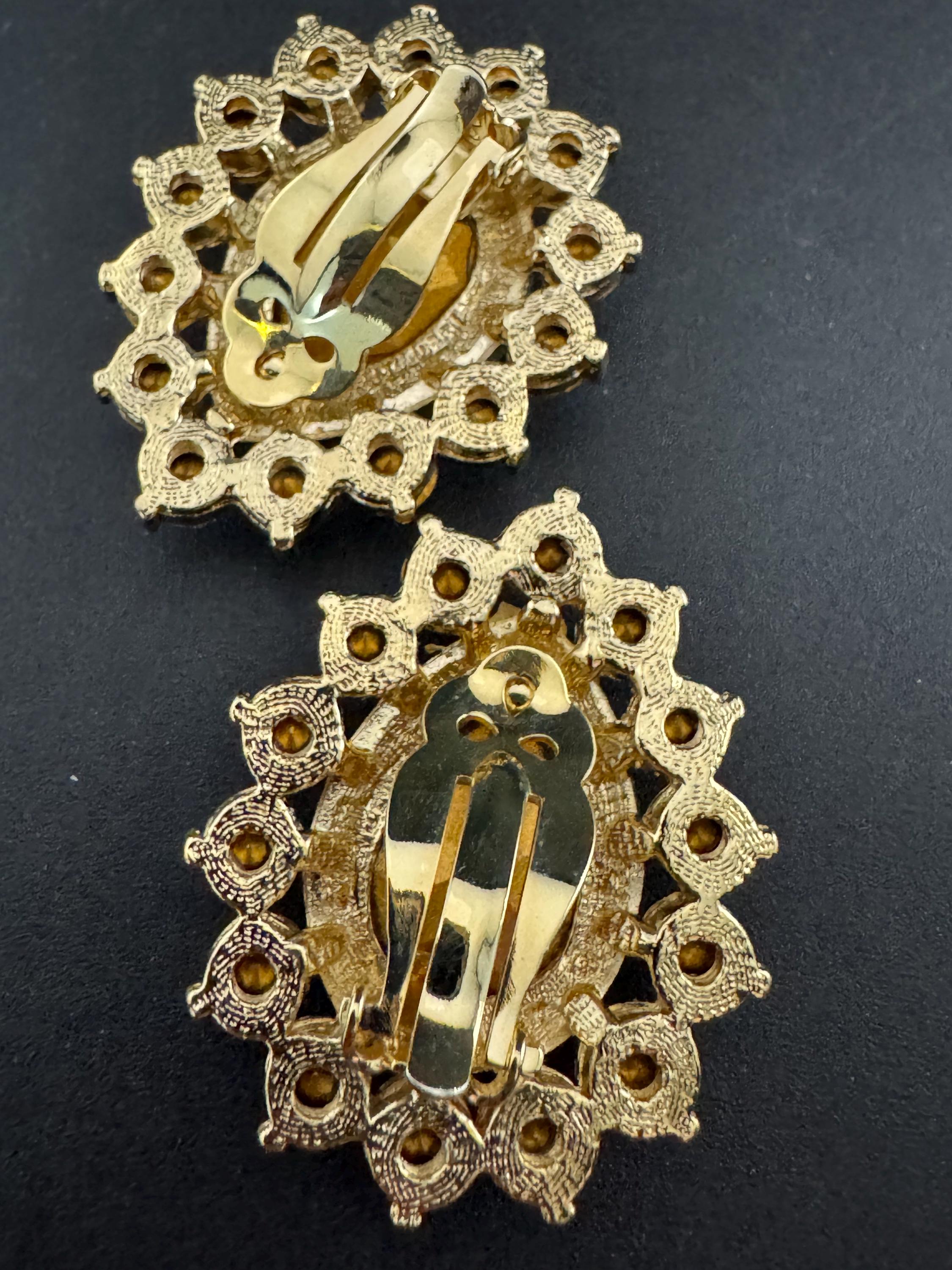 Oversized pink Swarovski Crystal Clip On Earrings: Vintage 1980s Gold Tone