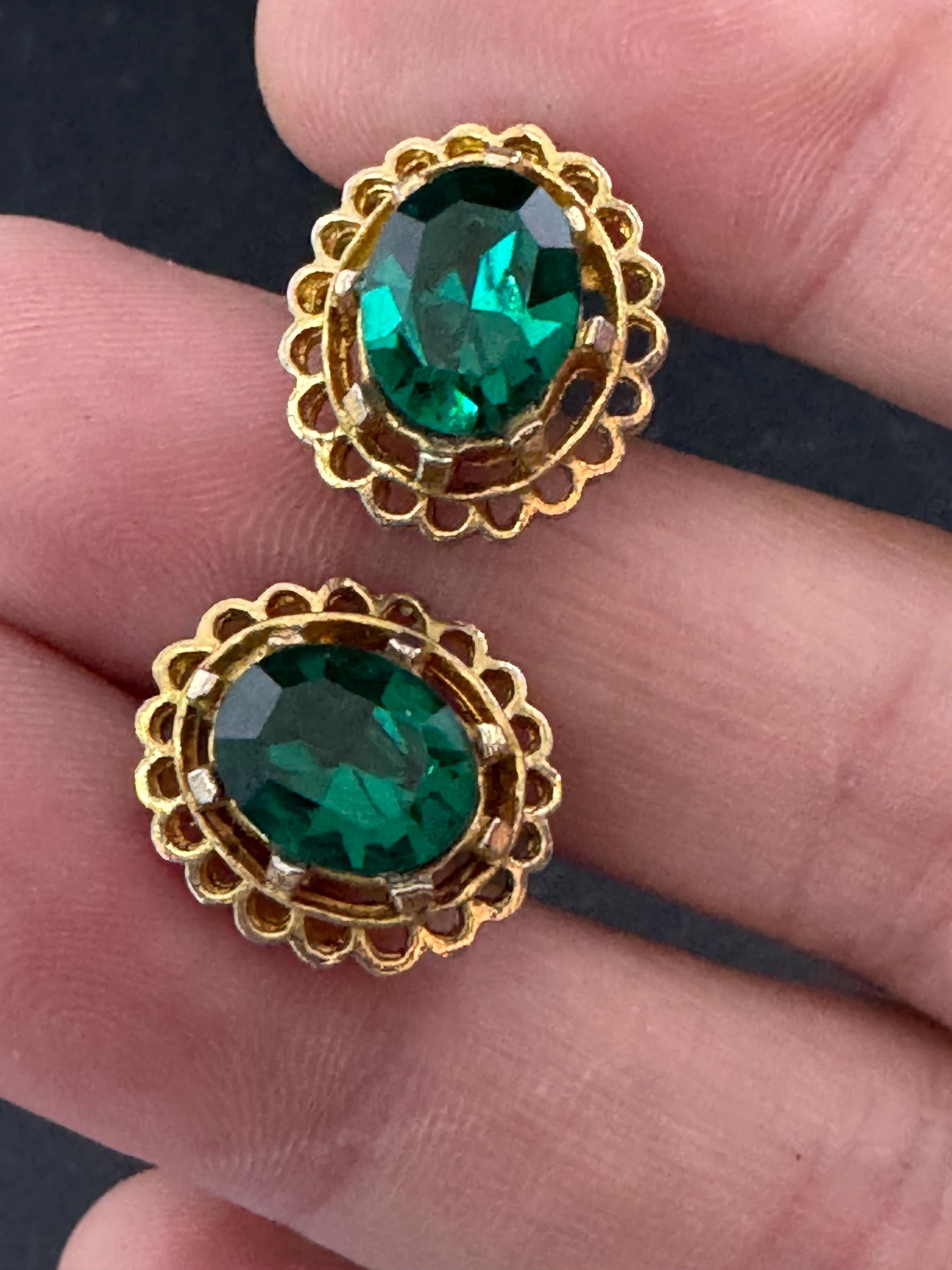 Vintage Gold Tone Green glass diamanté Clip On Earrings, Emerald Rhinestone studs