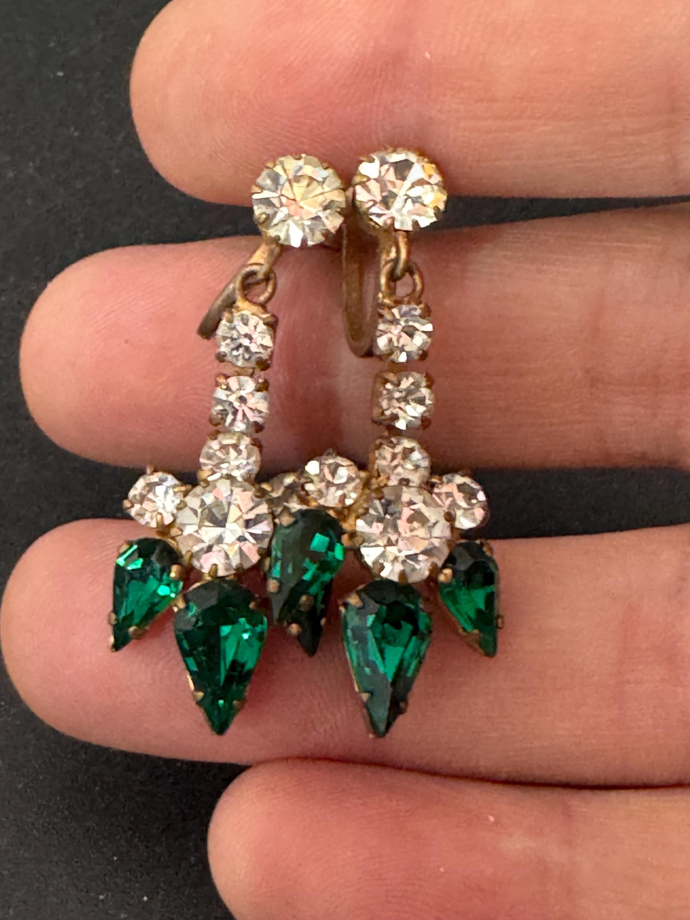 Vintage Diamanté Emerald Green 3cm Drop Rhinestone Clip On Earrings , Gold Tone