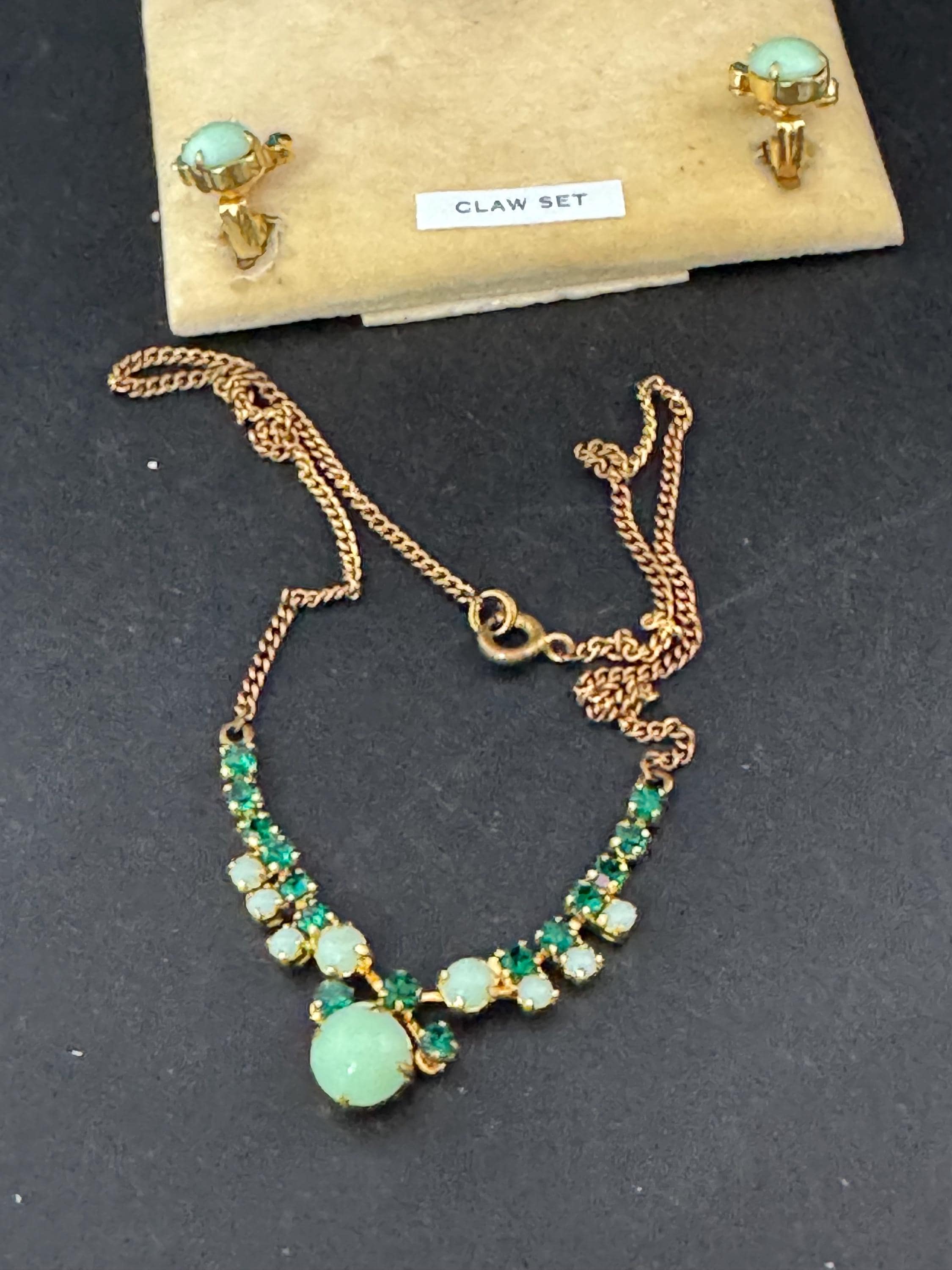 vintage Hollywood emerald green rhinestone necklace and matching clip on stud earrings, jewellery set