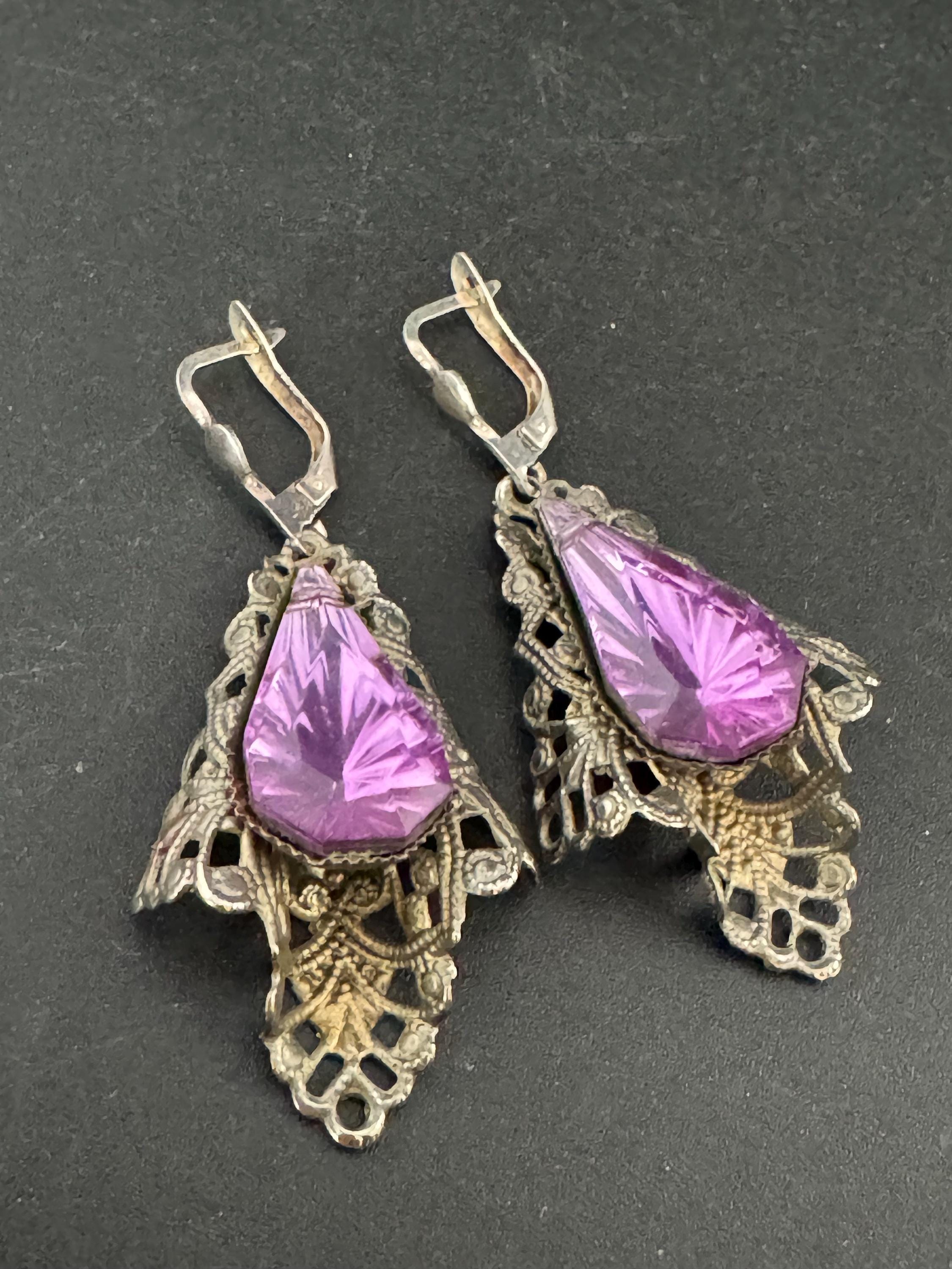 Vintage Czech pink ruby Rhinestone Long Drop pierced filigree dangly Earrings