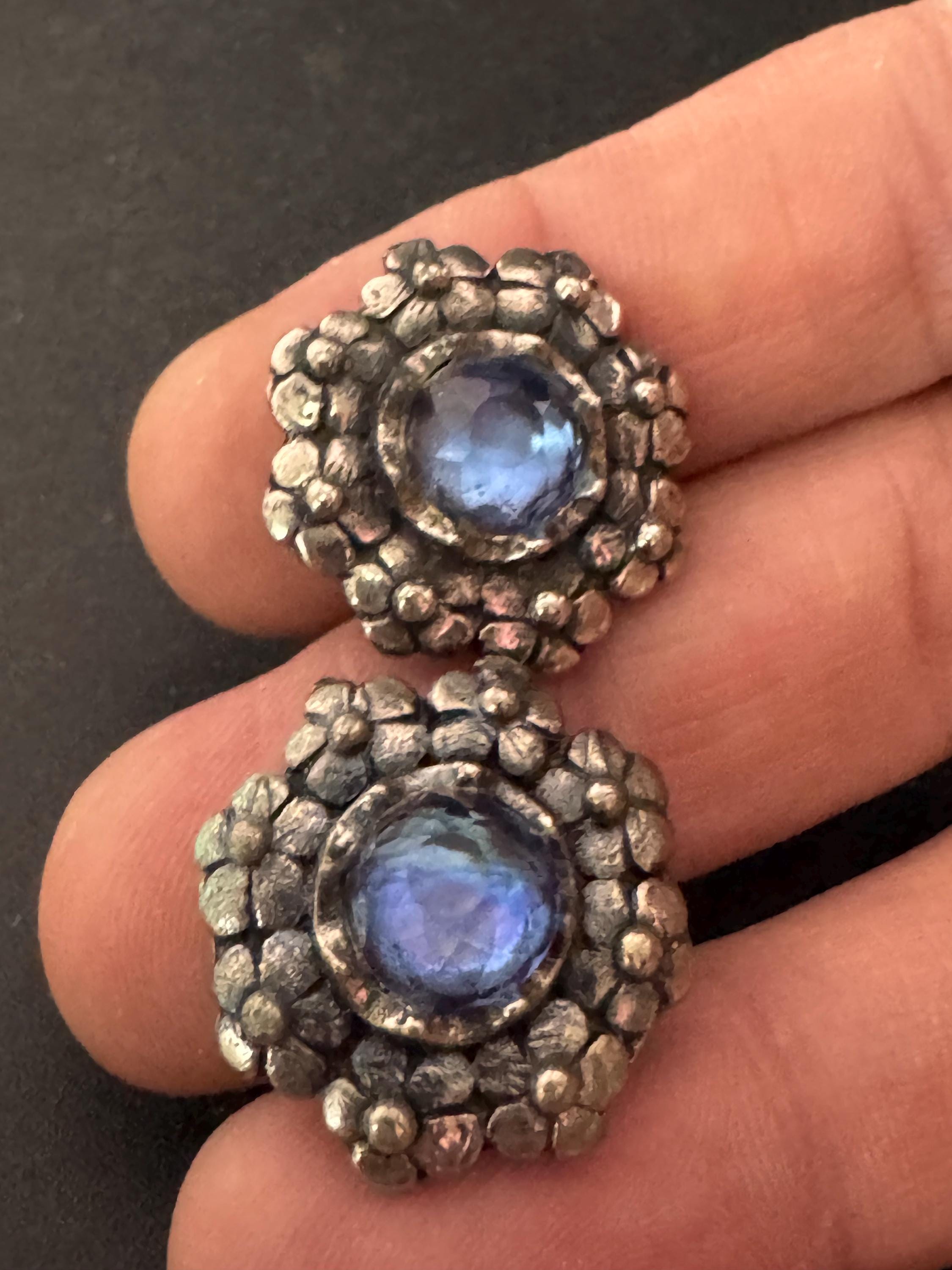 vintage 2cm silver tone sapphire blue diamante stud clip on earrings