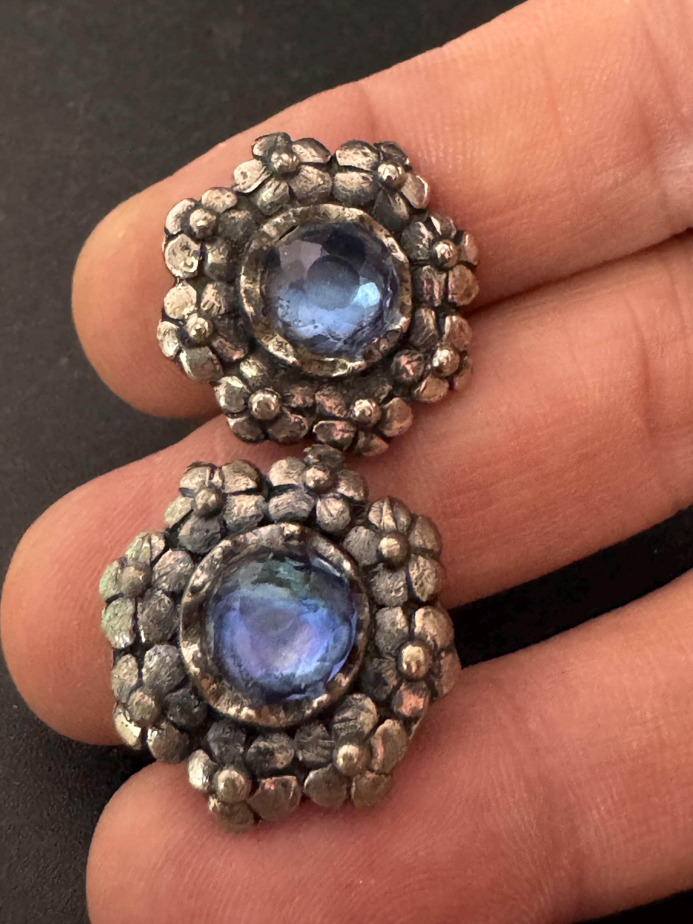 vintage 2cm silver tone sapphire blue diamante stud clip on earrings