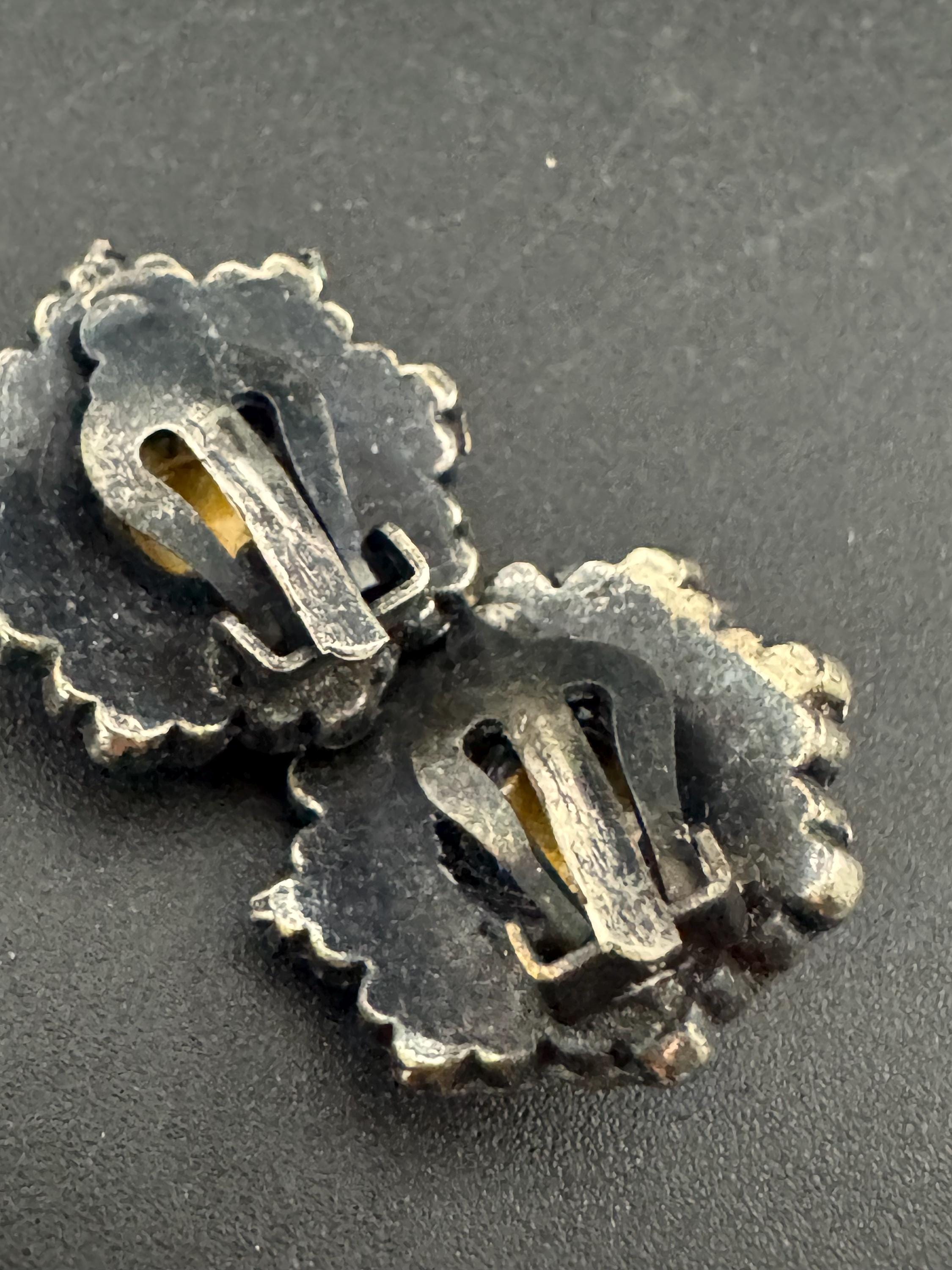 vintage 2cm silver tone sapphire blue diamante stud clip on earrings