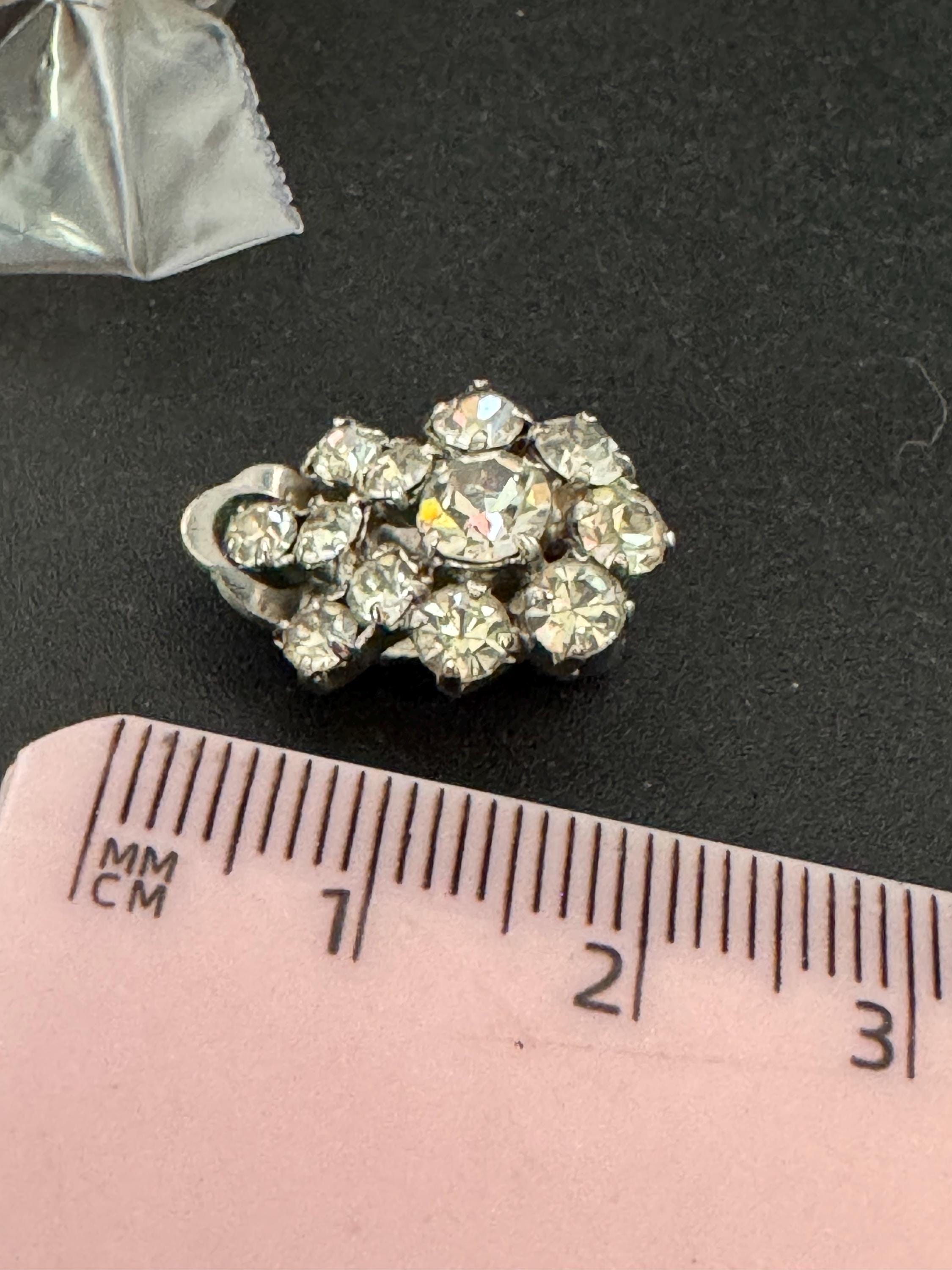 Small clear diamanté paste Silver Tone Vintage rhinestone Clip On Earrings