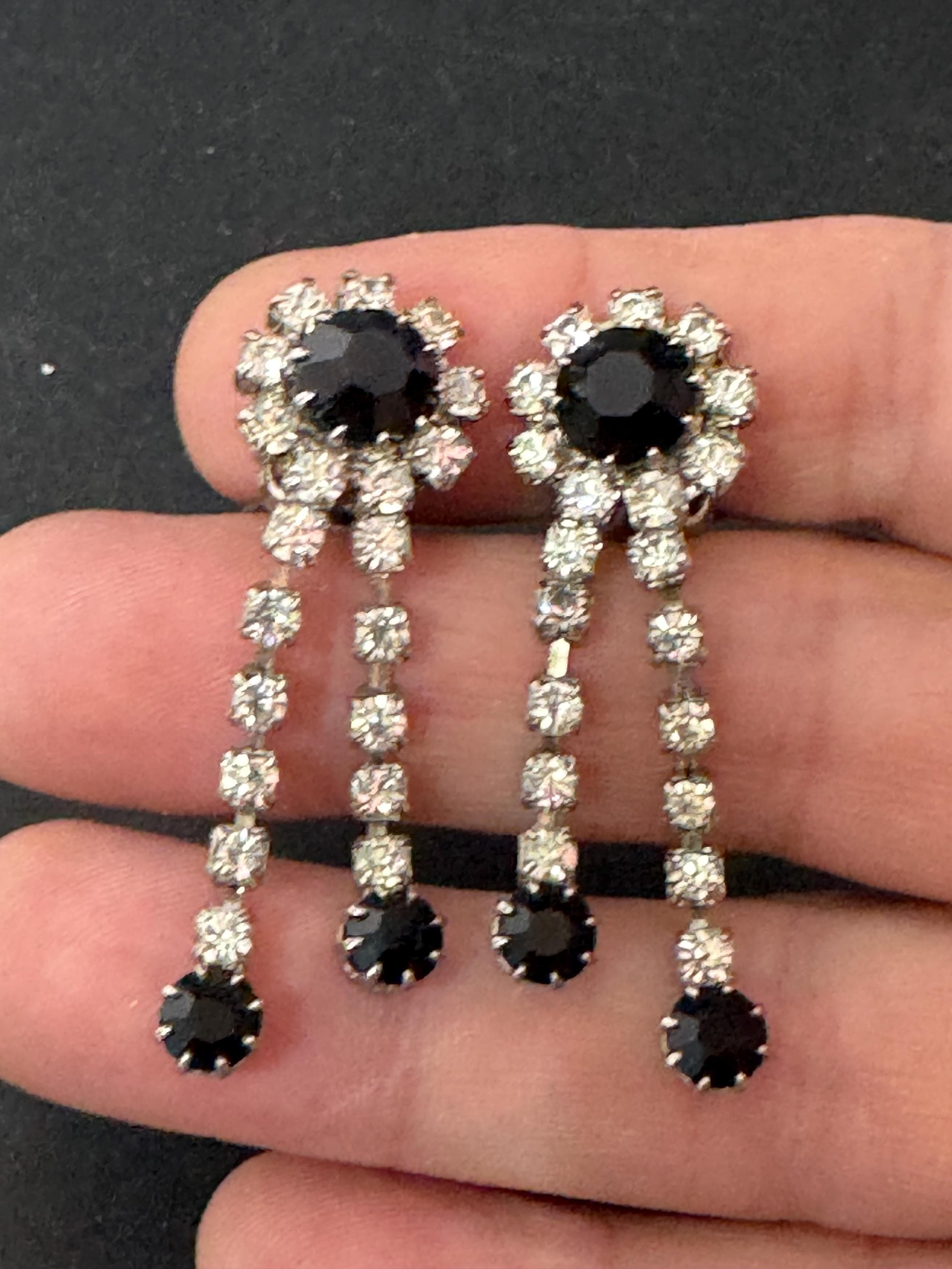 Vintage 5cm clear and black rhinestonr glass dangly clip on drop earrings