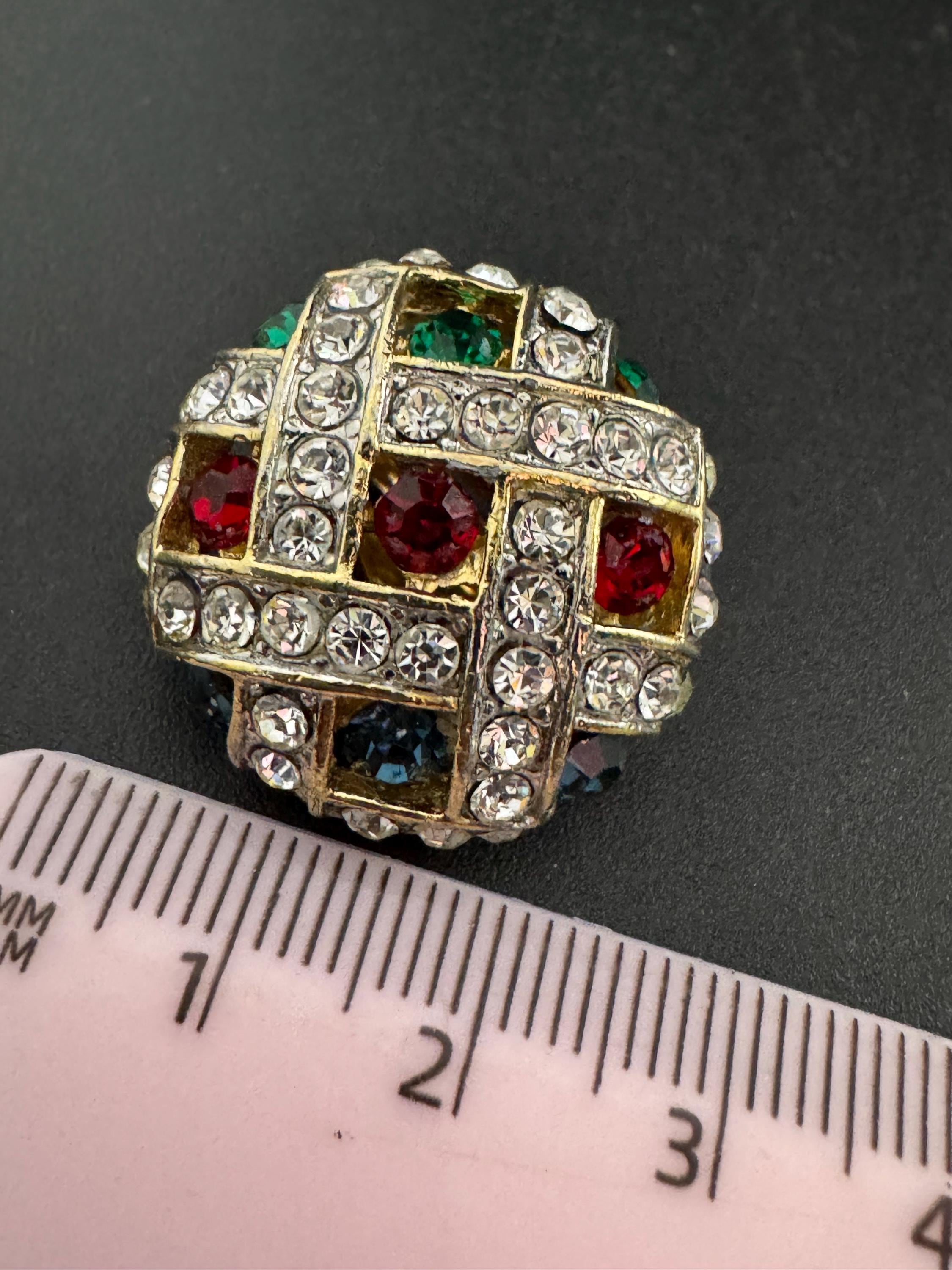 Vintage 1980s gripoix style red green blue rhinestone set round domed clear glass clip on earrings