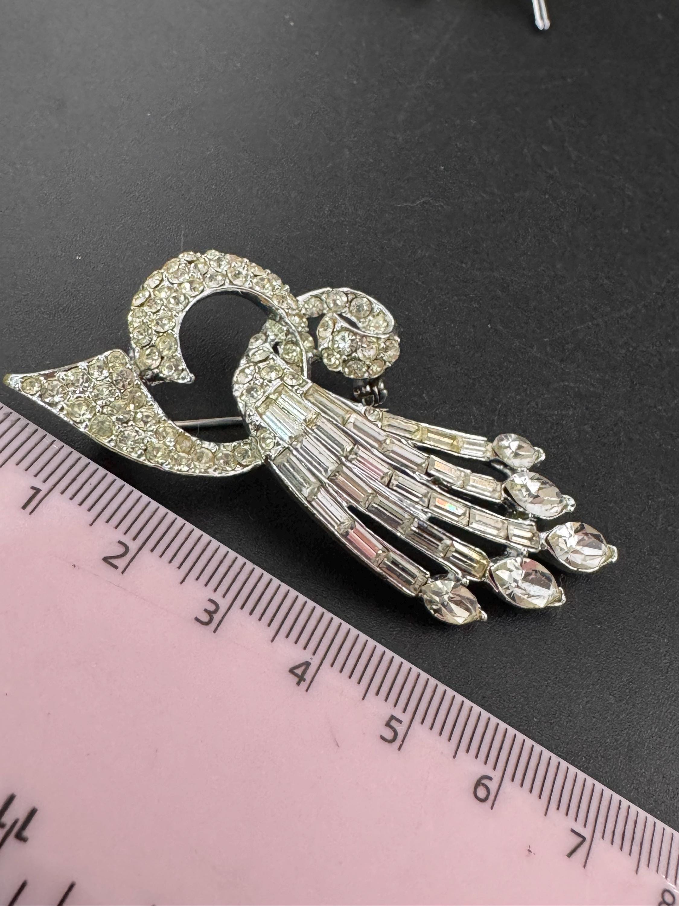 Vintage floral baguette paste glass clear Diamanté silver tone Brooch