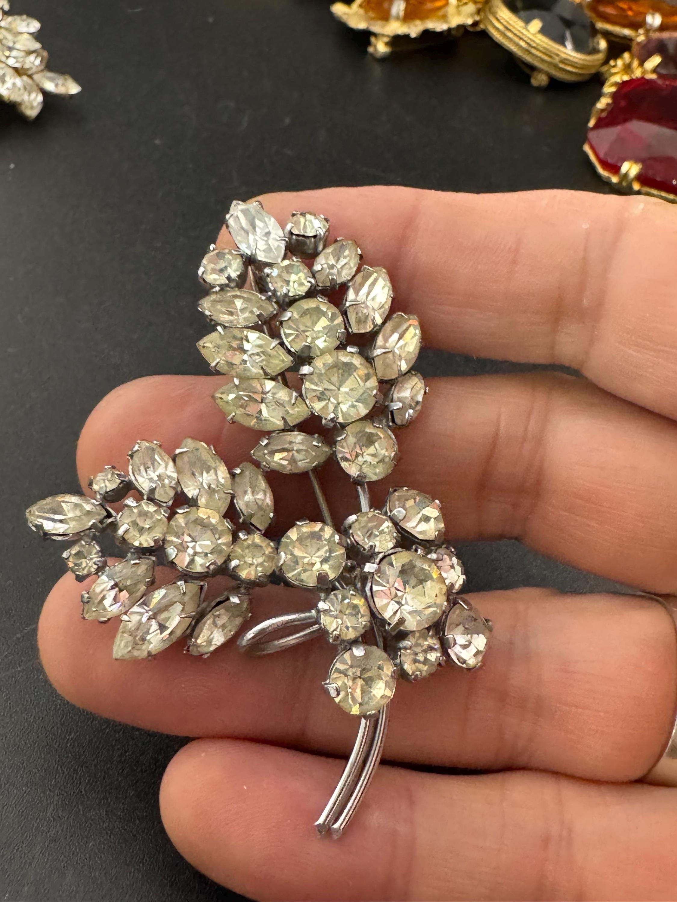 Vintage floral paste glass clear Diamanté silver tone Brooch