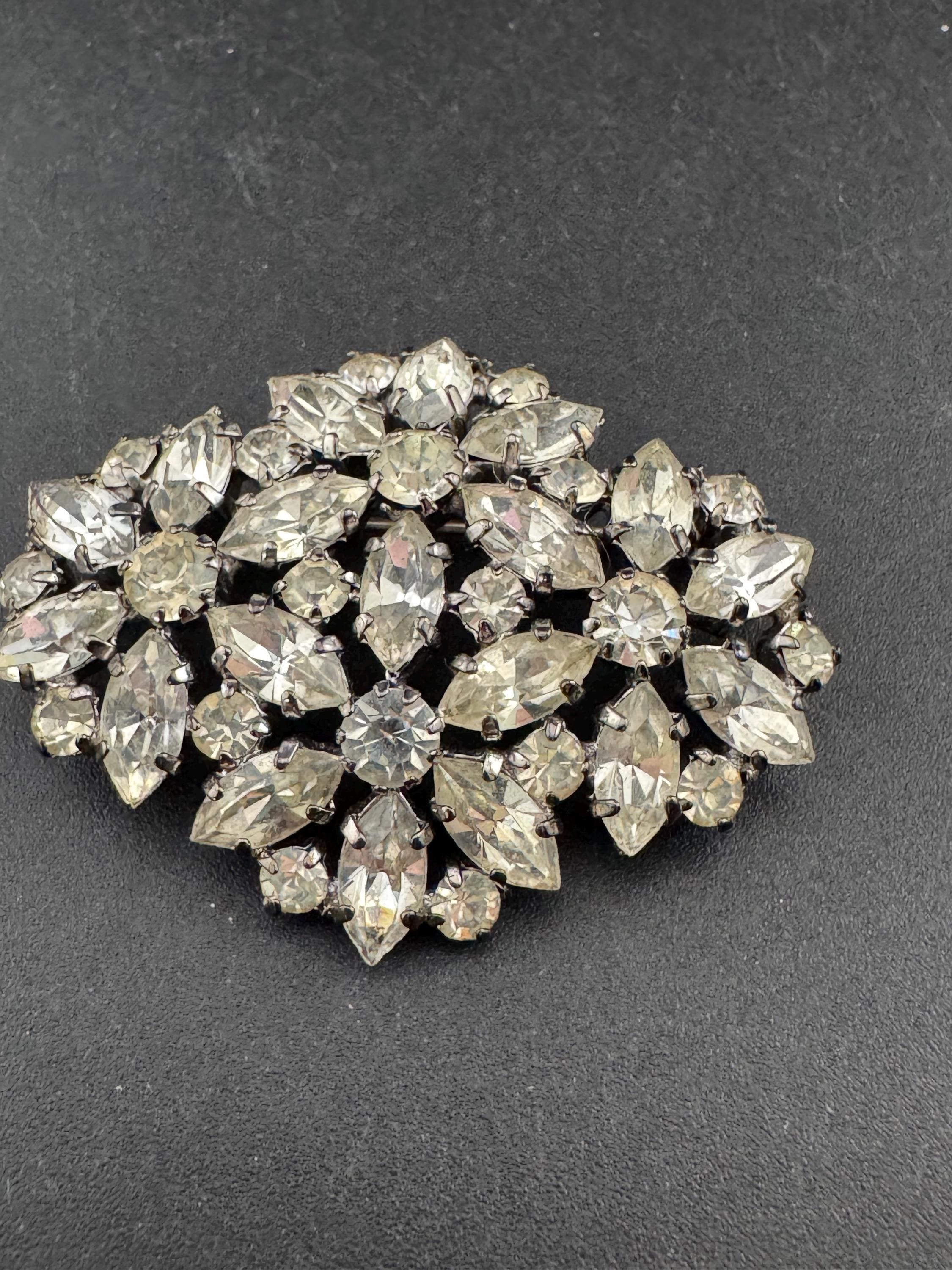 Vintage floral paste glass clear Diamanté silver tone Brooch
