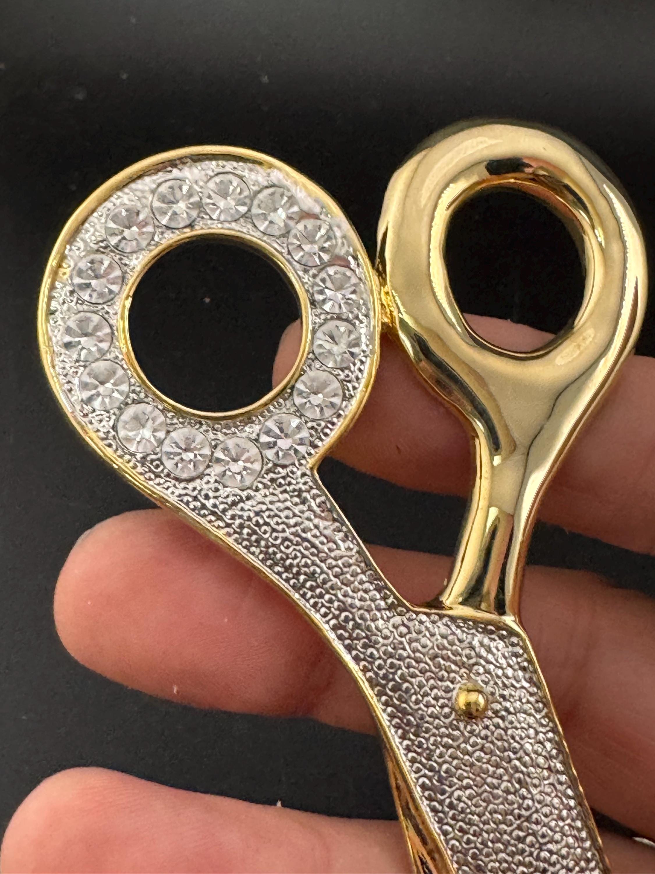 huge oversized novelty pair of scissors brooch with clear diamanté crystals