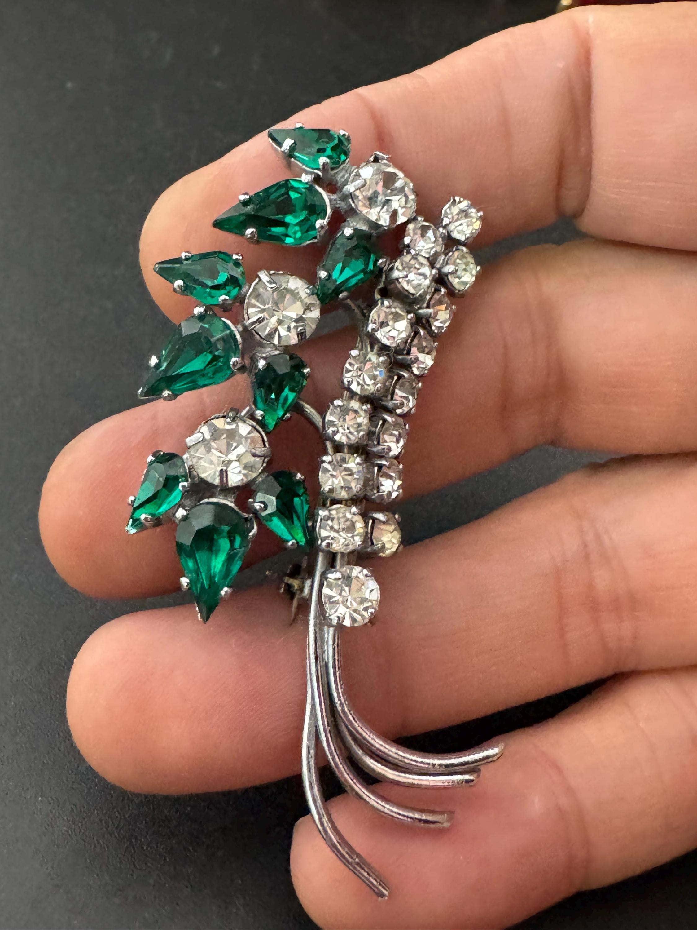 Vintage emerald green and clear glass 1950s dainty floral brooch