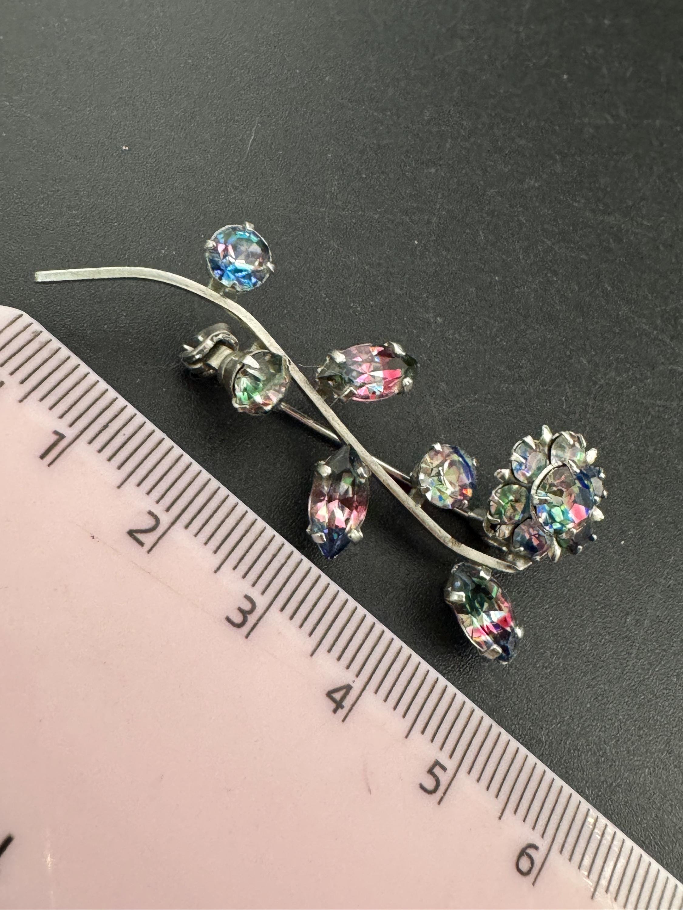 Vintage dainty rainbow crystal iris glass Diamanté silver tone floral Brooch