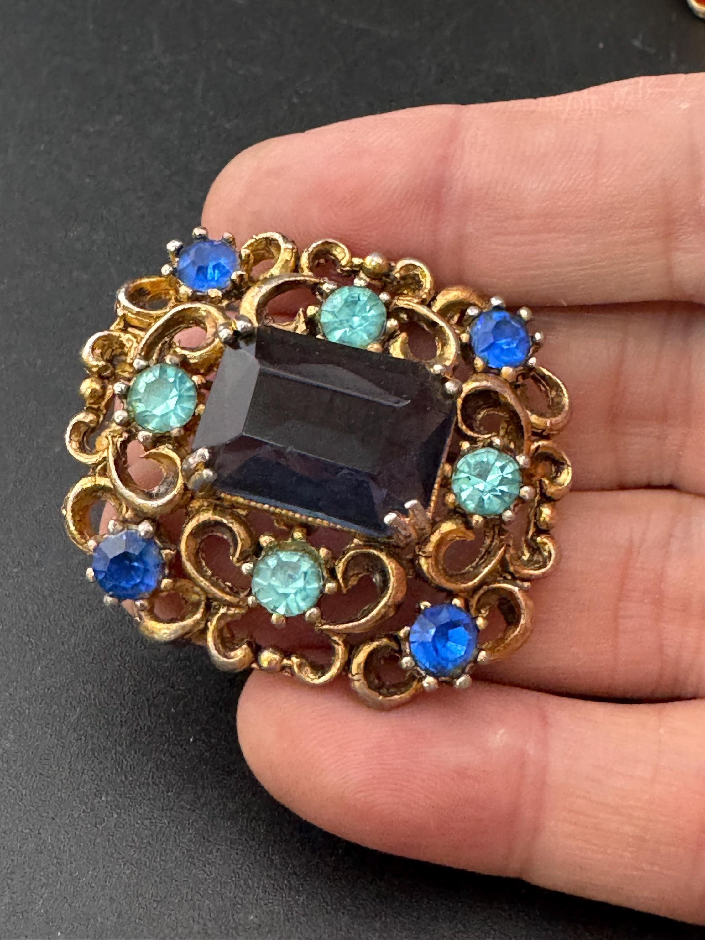 Vintage sapphire blue Faceted citrine glass Diamanté rectangular Brooch