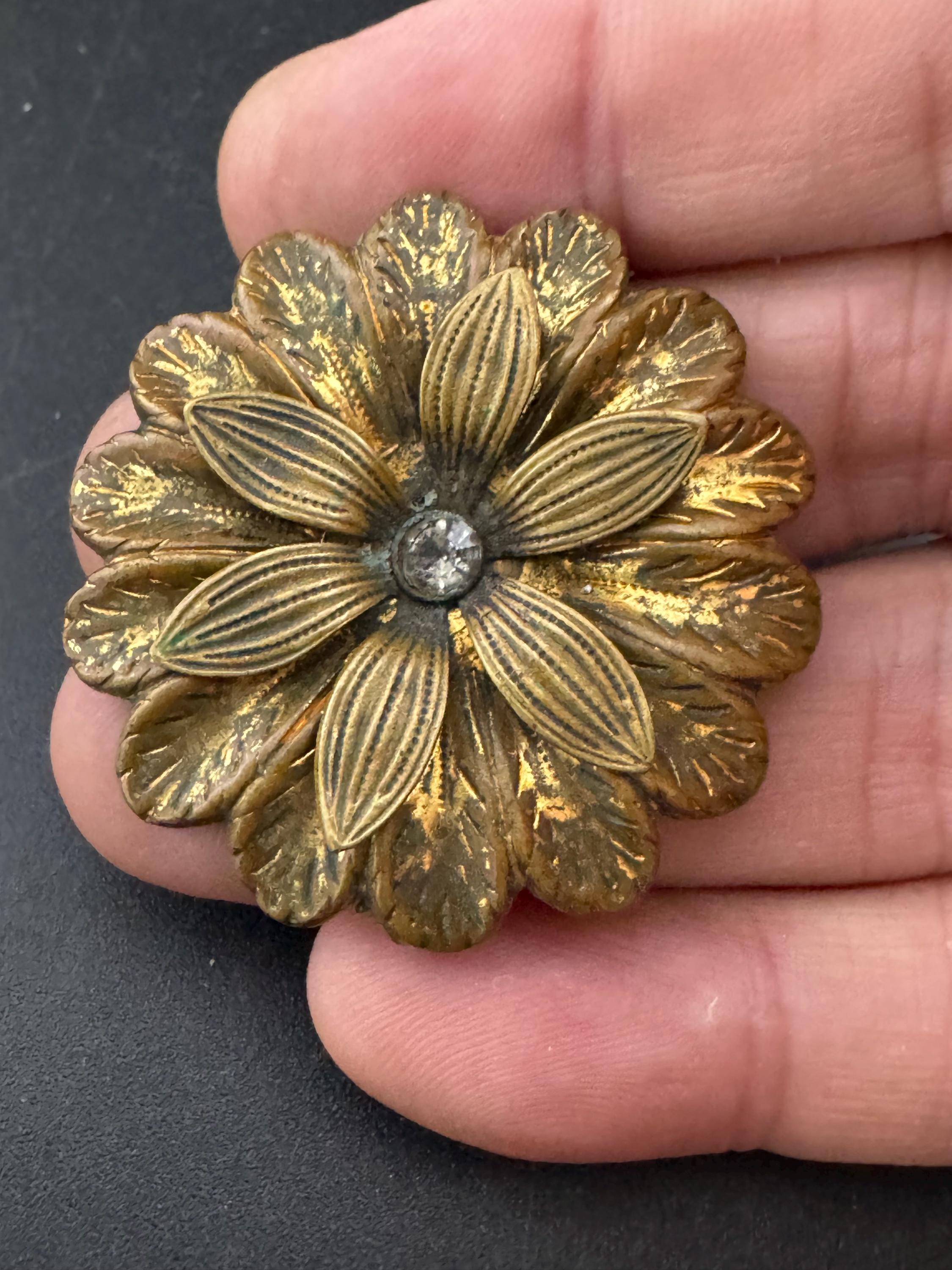 Vintage Czech brass filigree floral clear Rhinestone diamanté Brooch