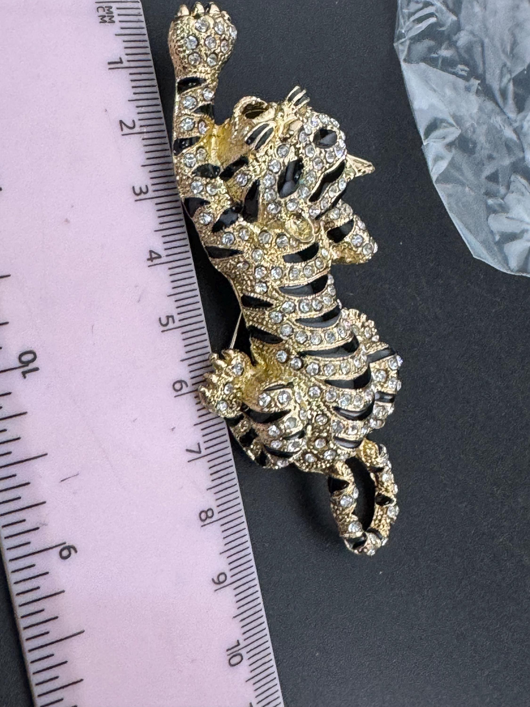 Retro 9cm Rhinestone Tiger Brooch: Black Enamel Big Cat, Gold Tone