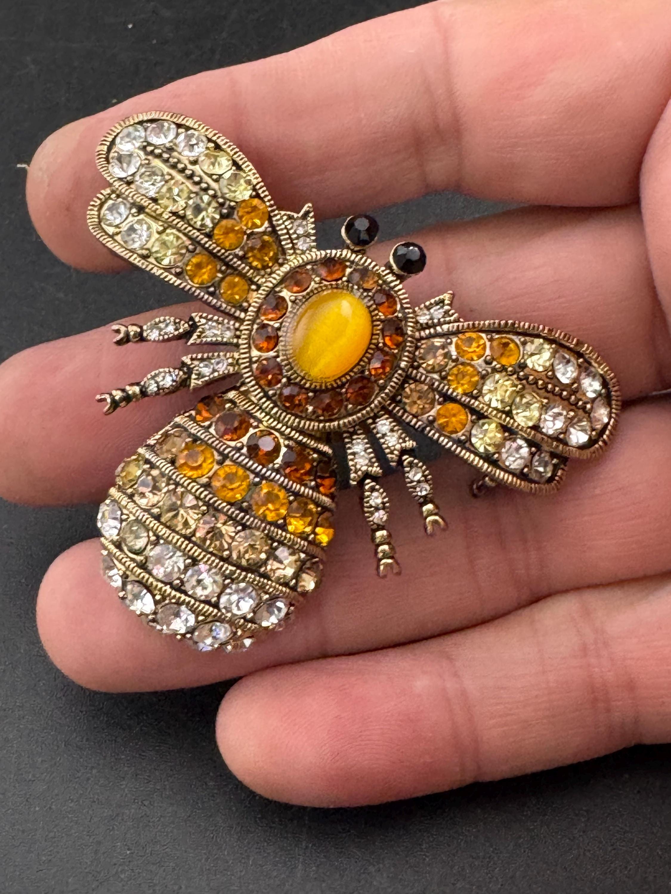 Vintage Amber yellow rhinestone novelty bee brooch