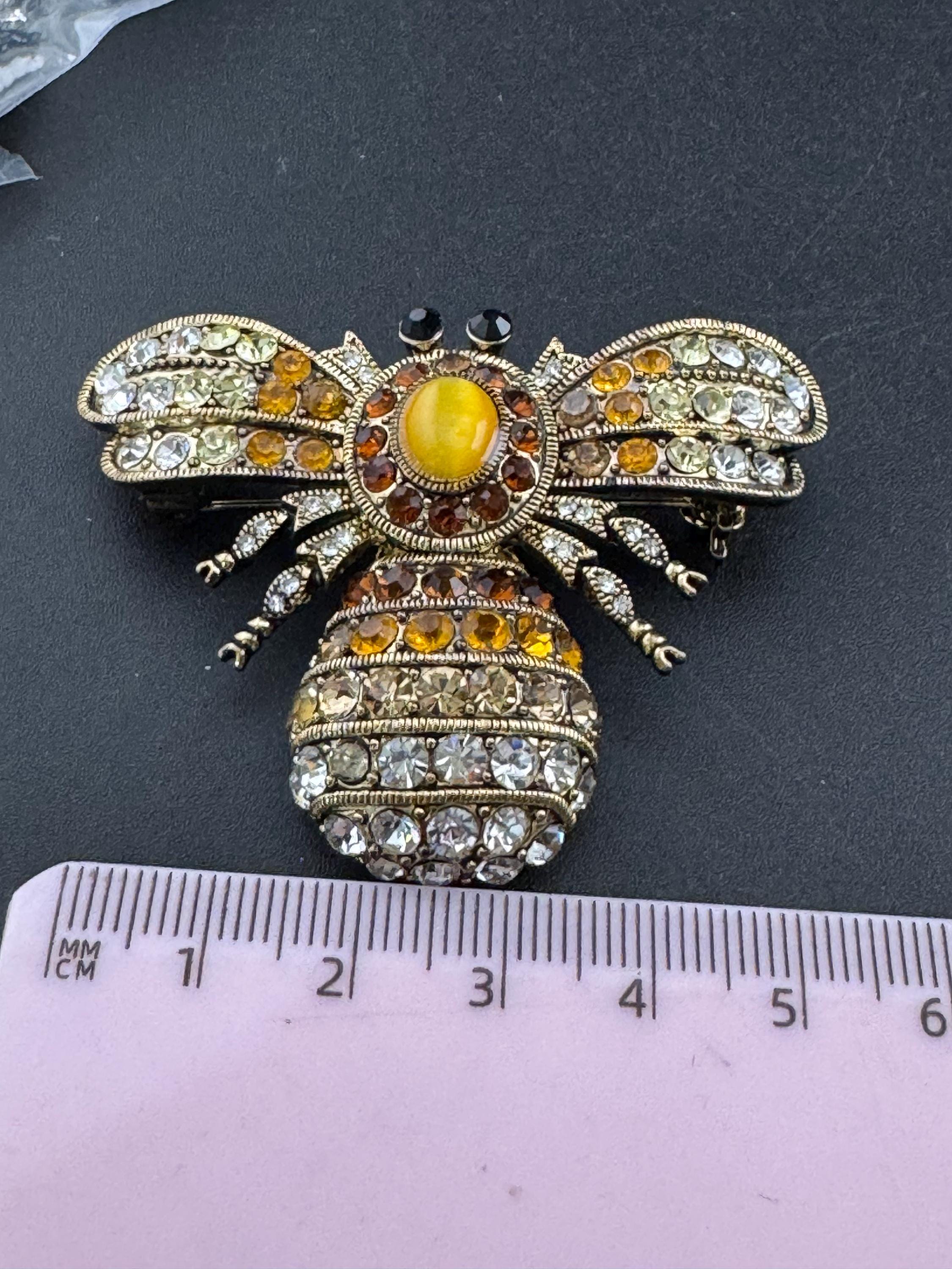Vintage Amber yellow rhinestone novelty bee brooch