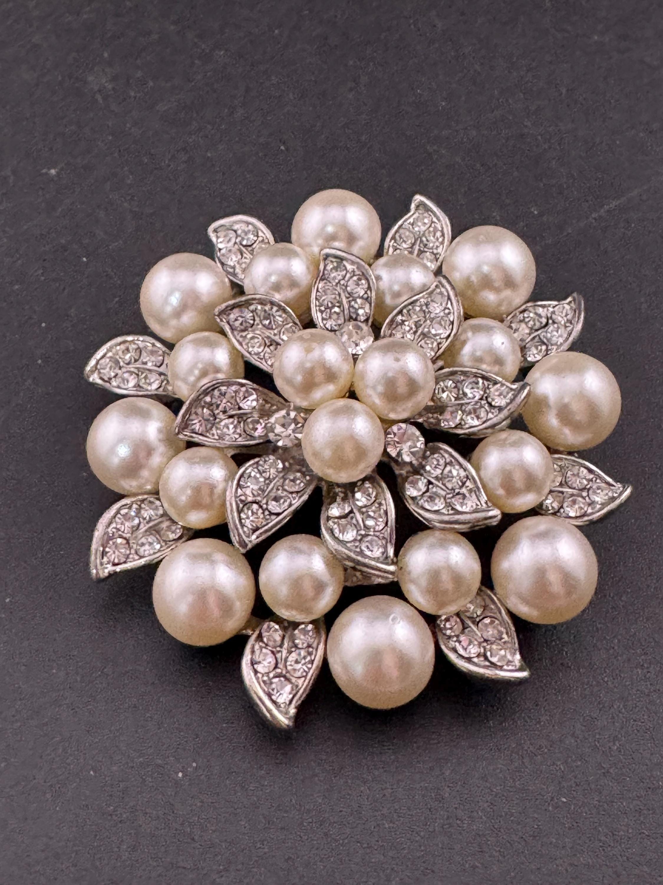 Vintage large round rhinestone and pearl floral Brooch