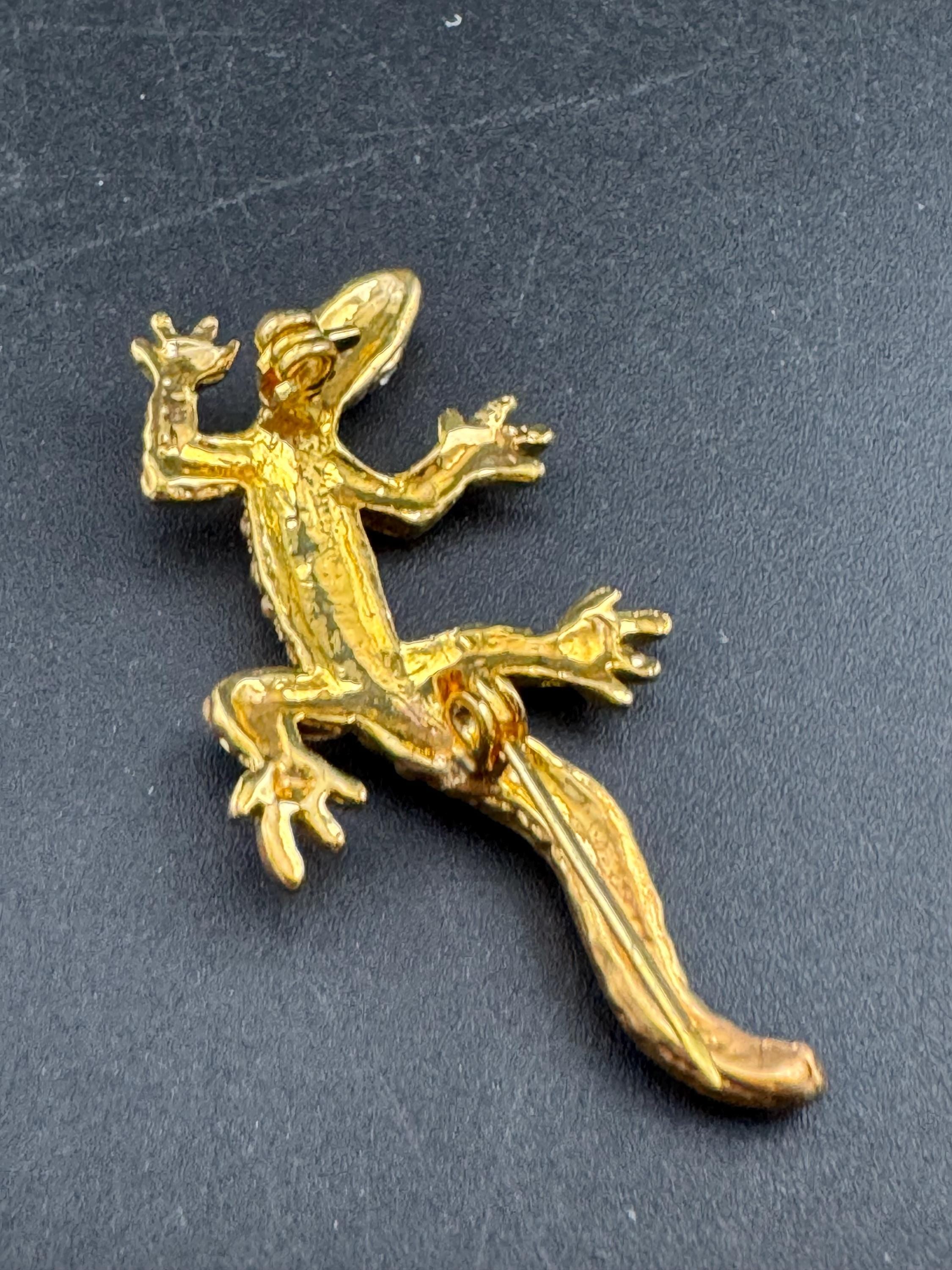 Vintage crystal set lizard brooch, gold tone