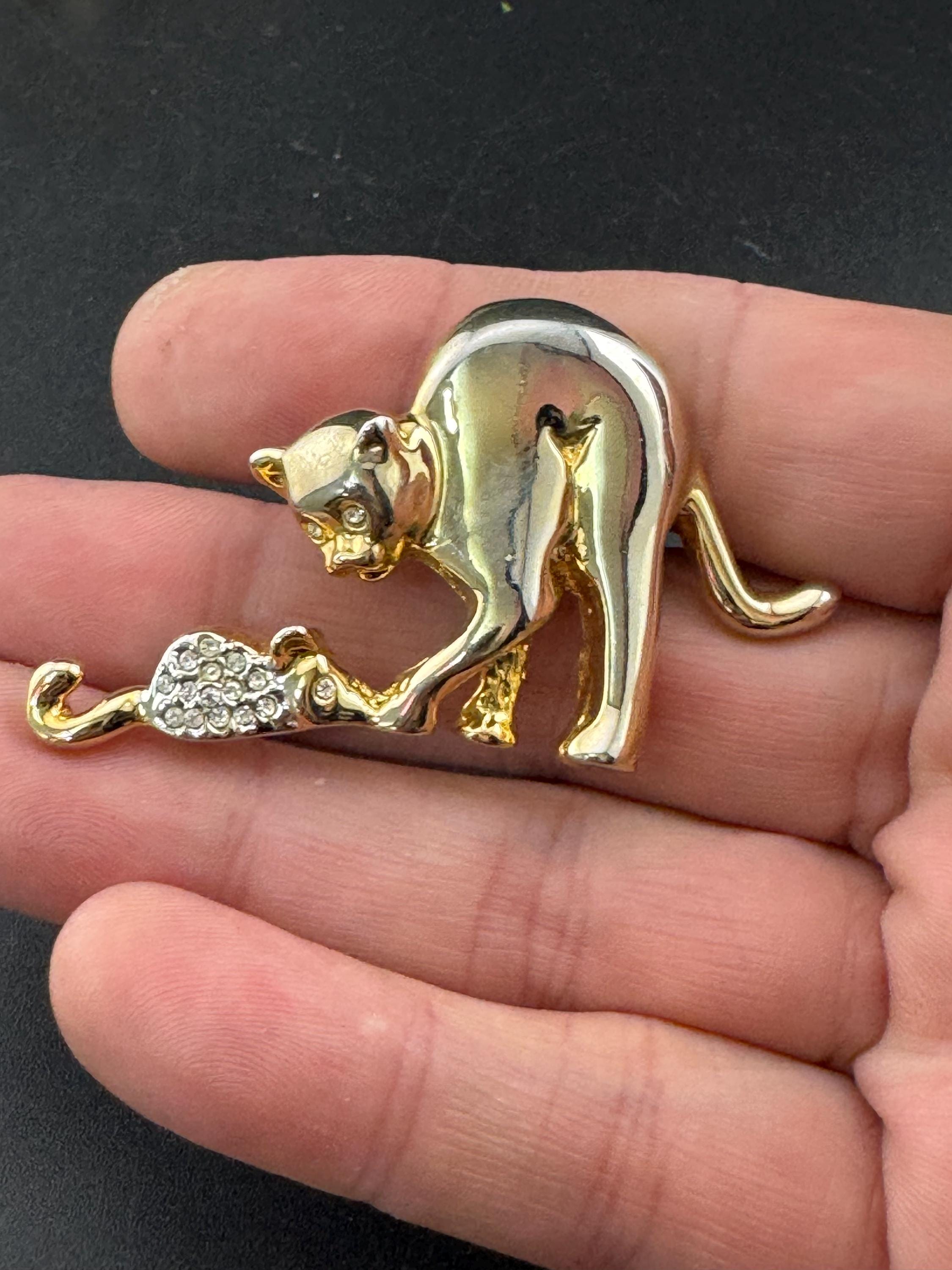 Vintage Crystal cat and mouse brooch, gold tone